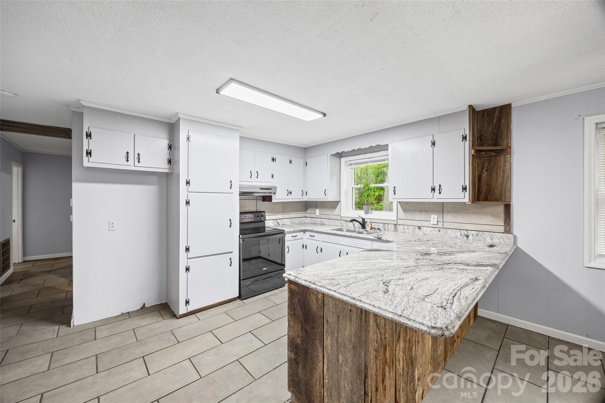 2380 Dixon Road Property Photo 7