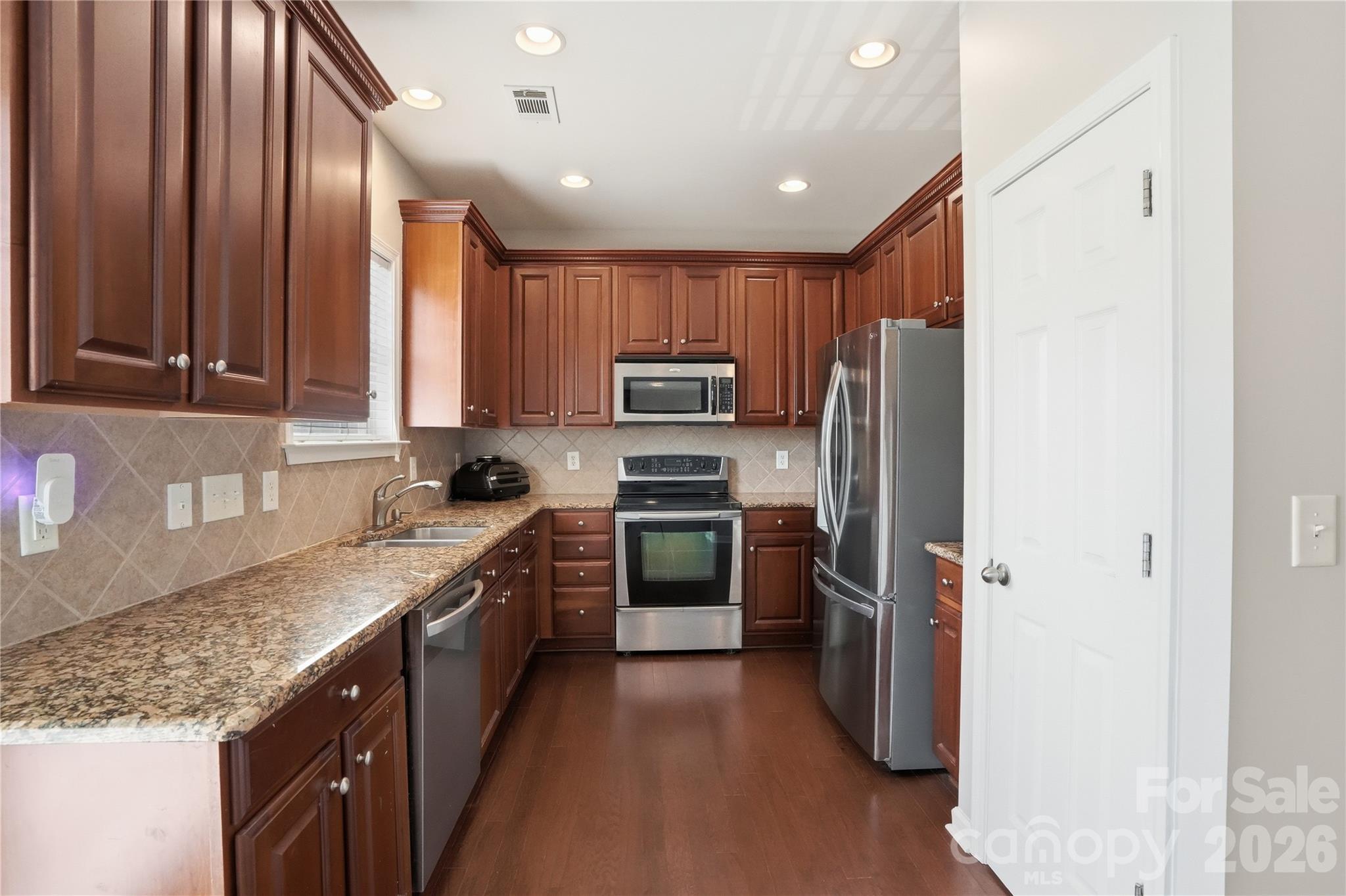 9417 Kings Parade Boulevard Property Photo 11