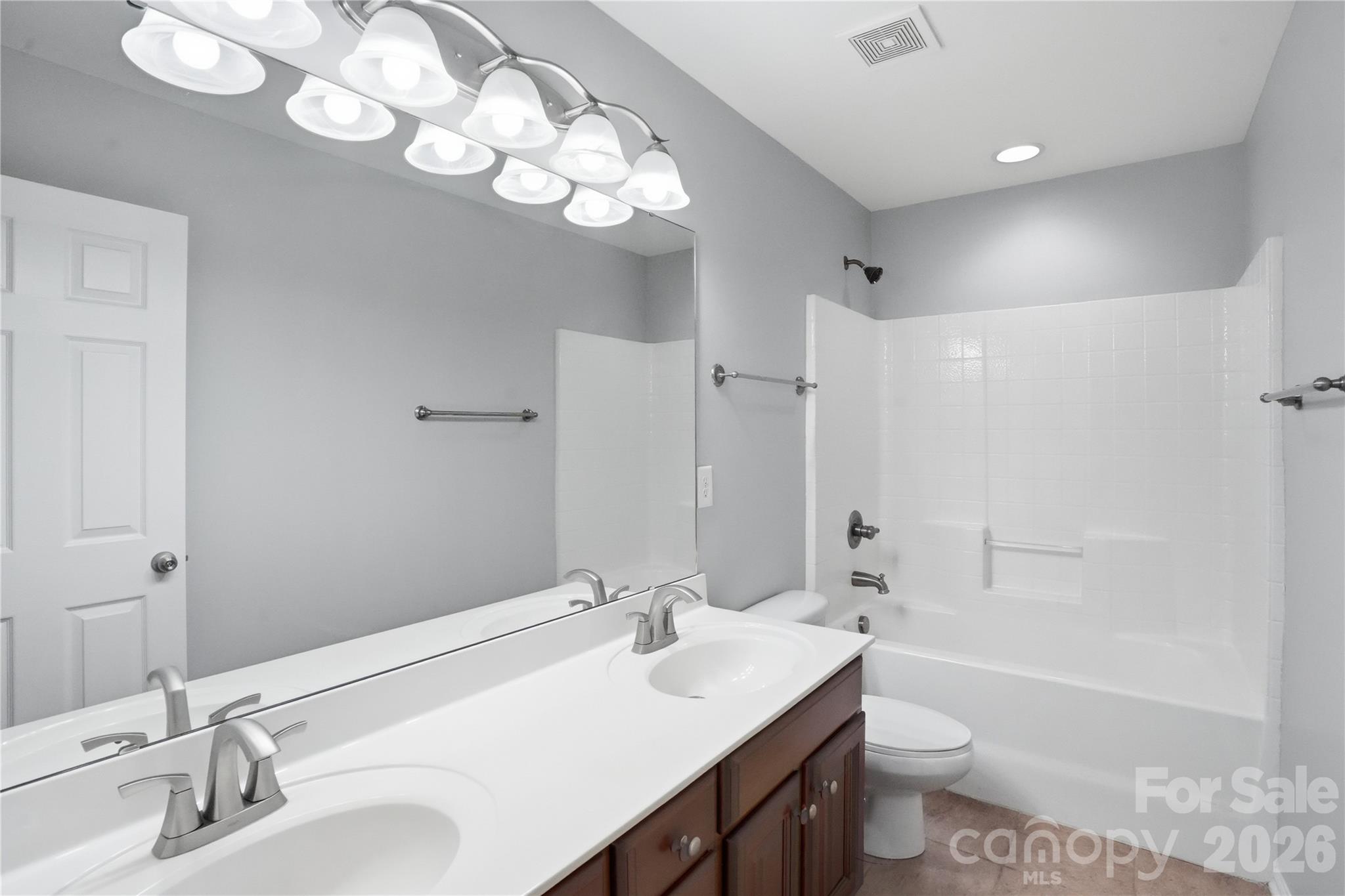 9417 Kings Parade Boulevard Property Photo 22