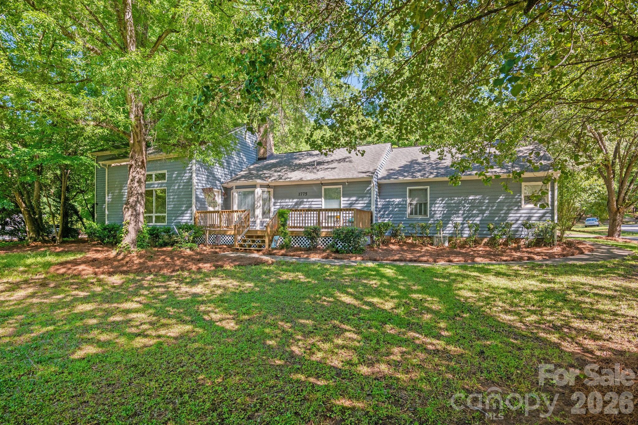 1775 Apple Tree Lane Property Photo 2