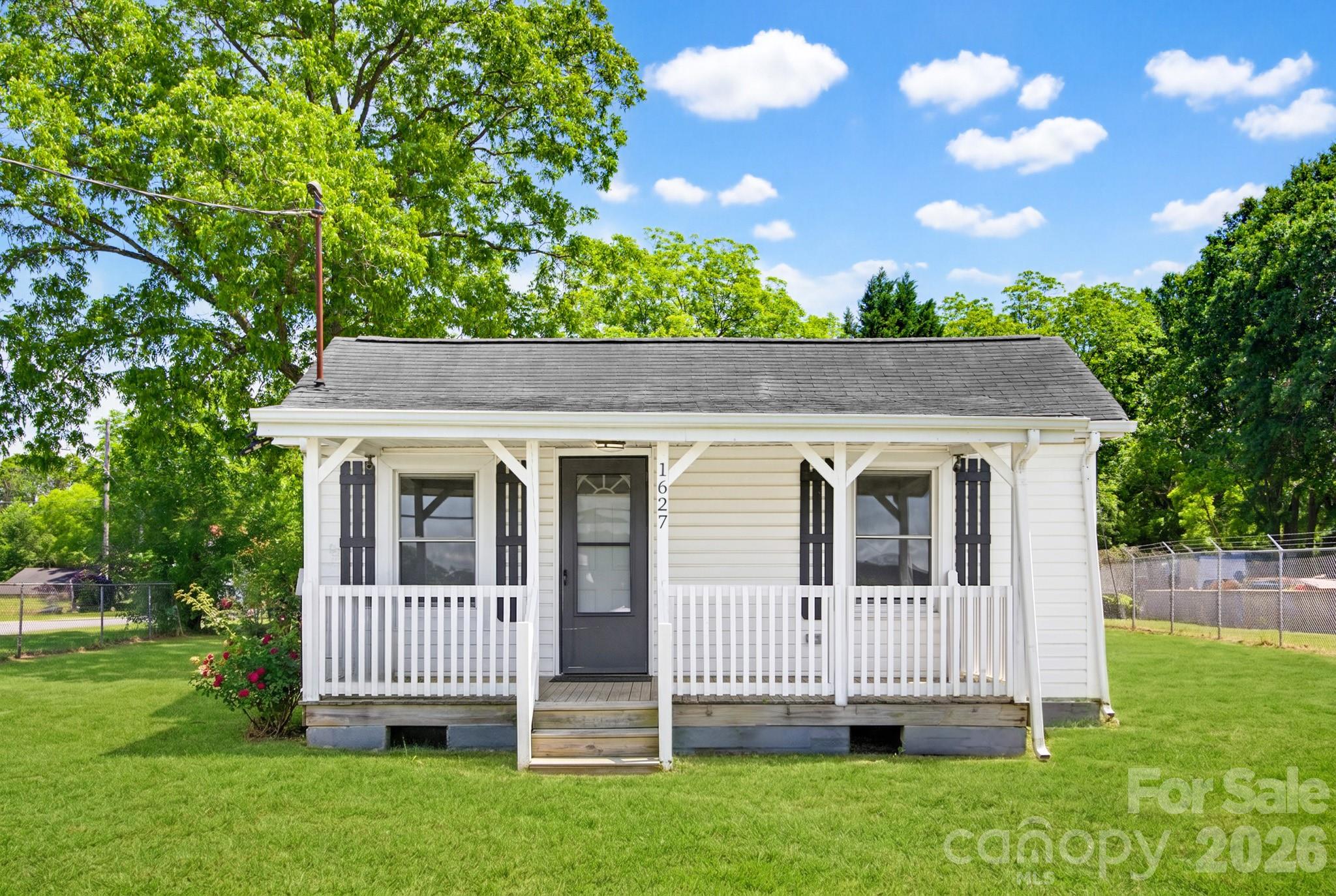 1627 Warren Avenue Property Photo 2