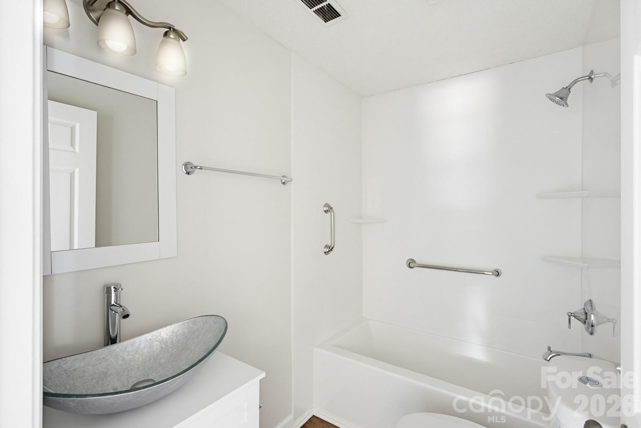 1627 Warren Avenue Property Photo 12