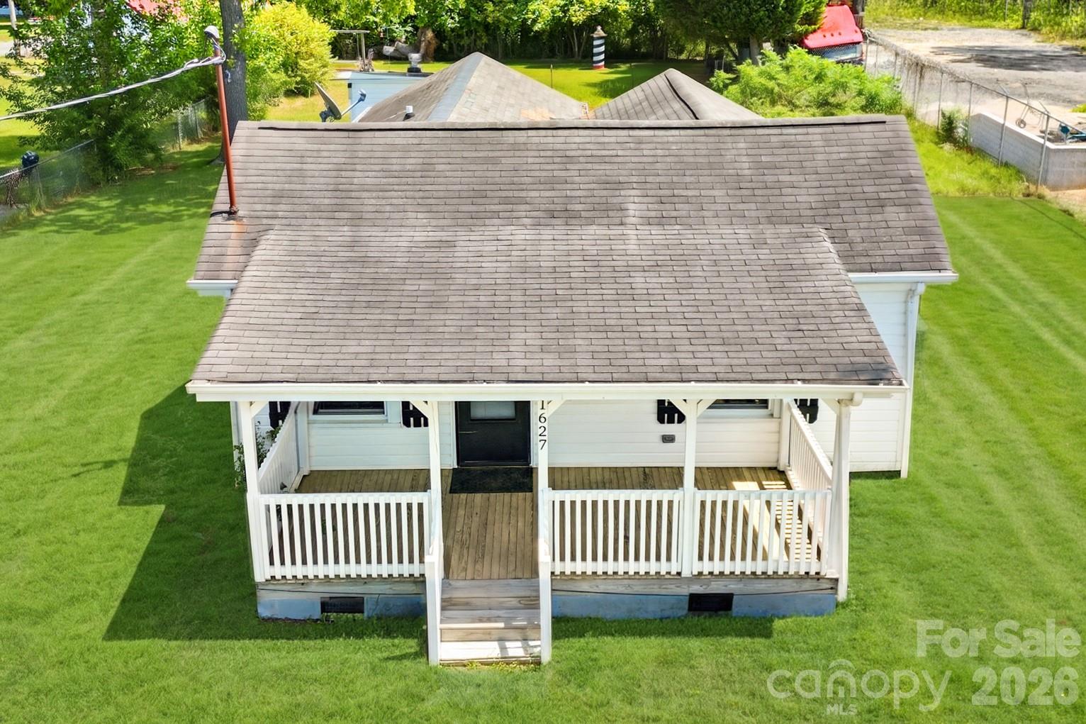 1627 Warren Avenue Property Photo 22