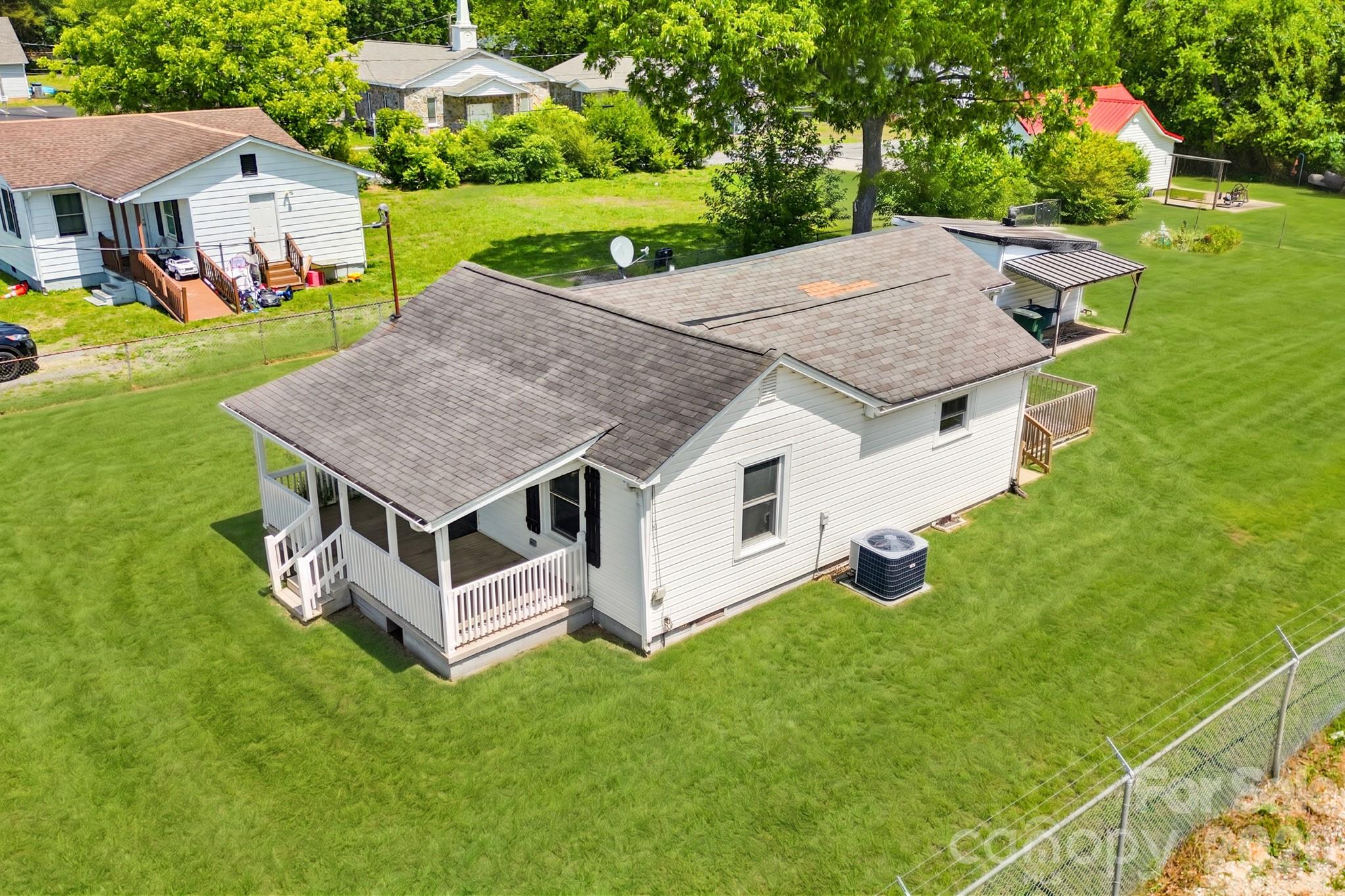1627 Warren Avenue Property Photo 23