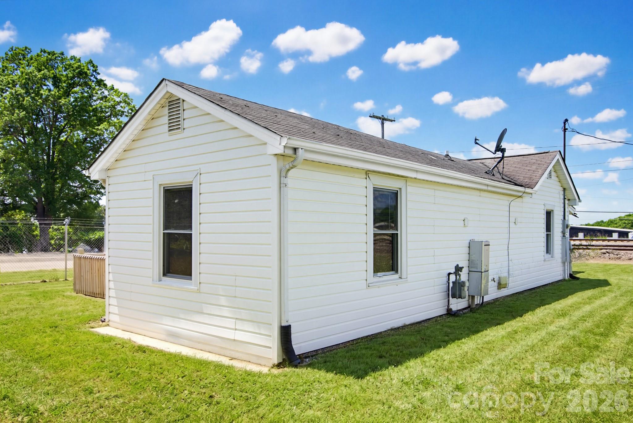 1627 Warren Avenue Property Photo 25