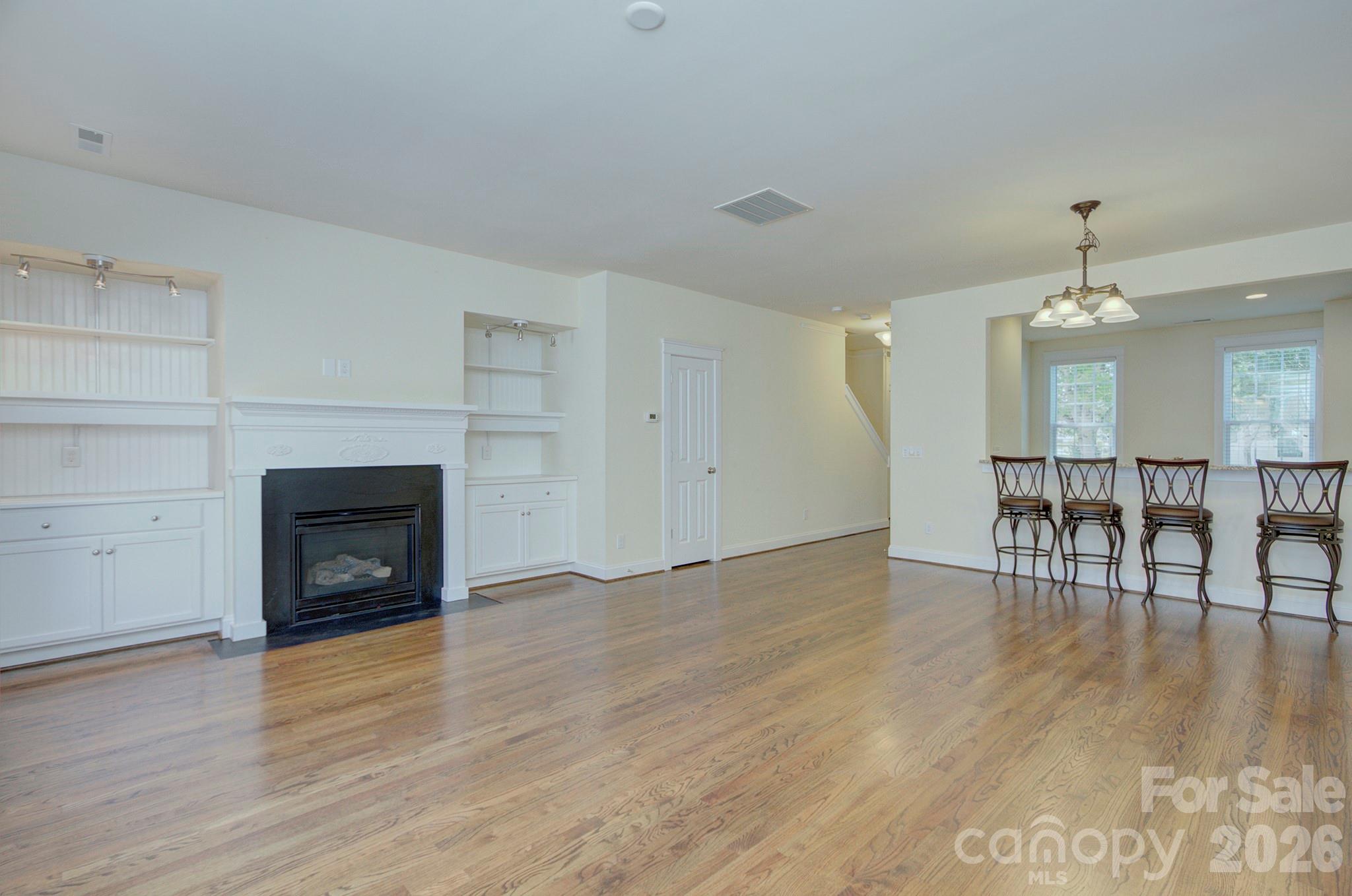 1023 White Point Drive Property Photo 5