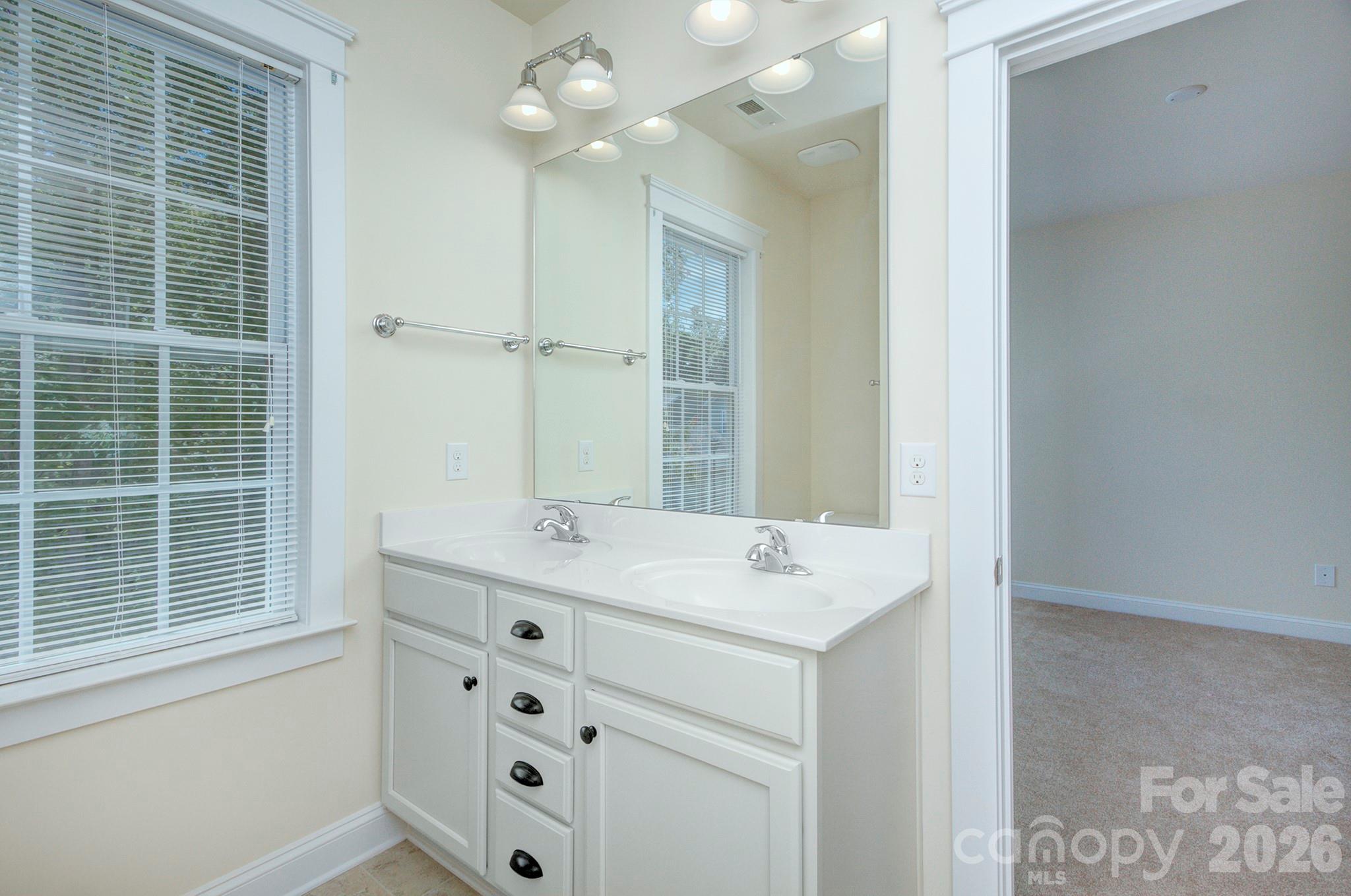 1023 White Point Drive Property Photo 15