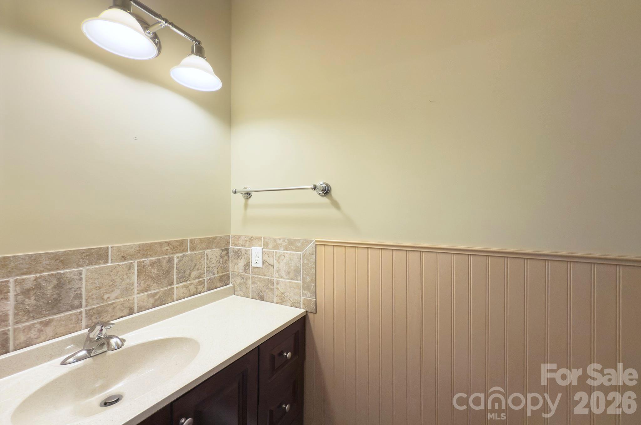 1023 White Point Drive Property Photo 22