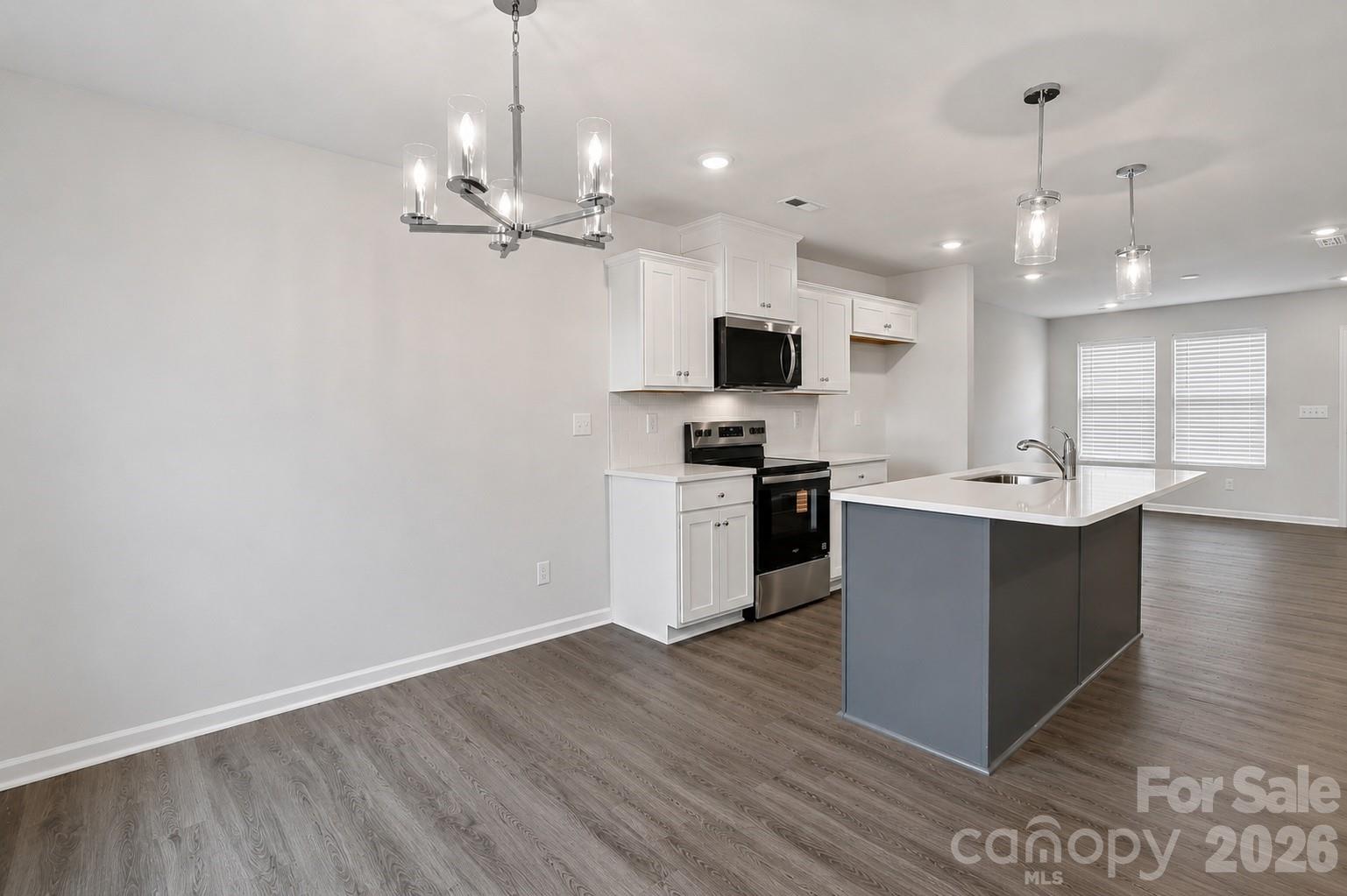 532 Bond Street Property Photo 4