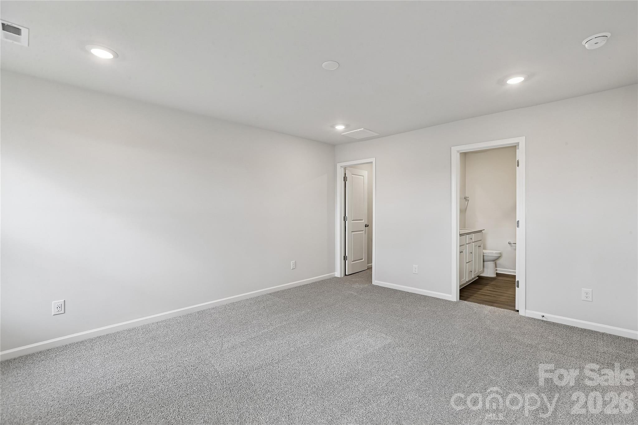 532 Bond Street Property Photo 13