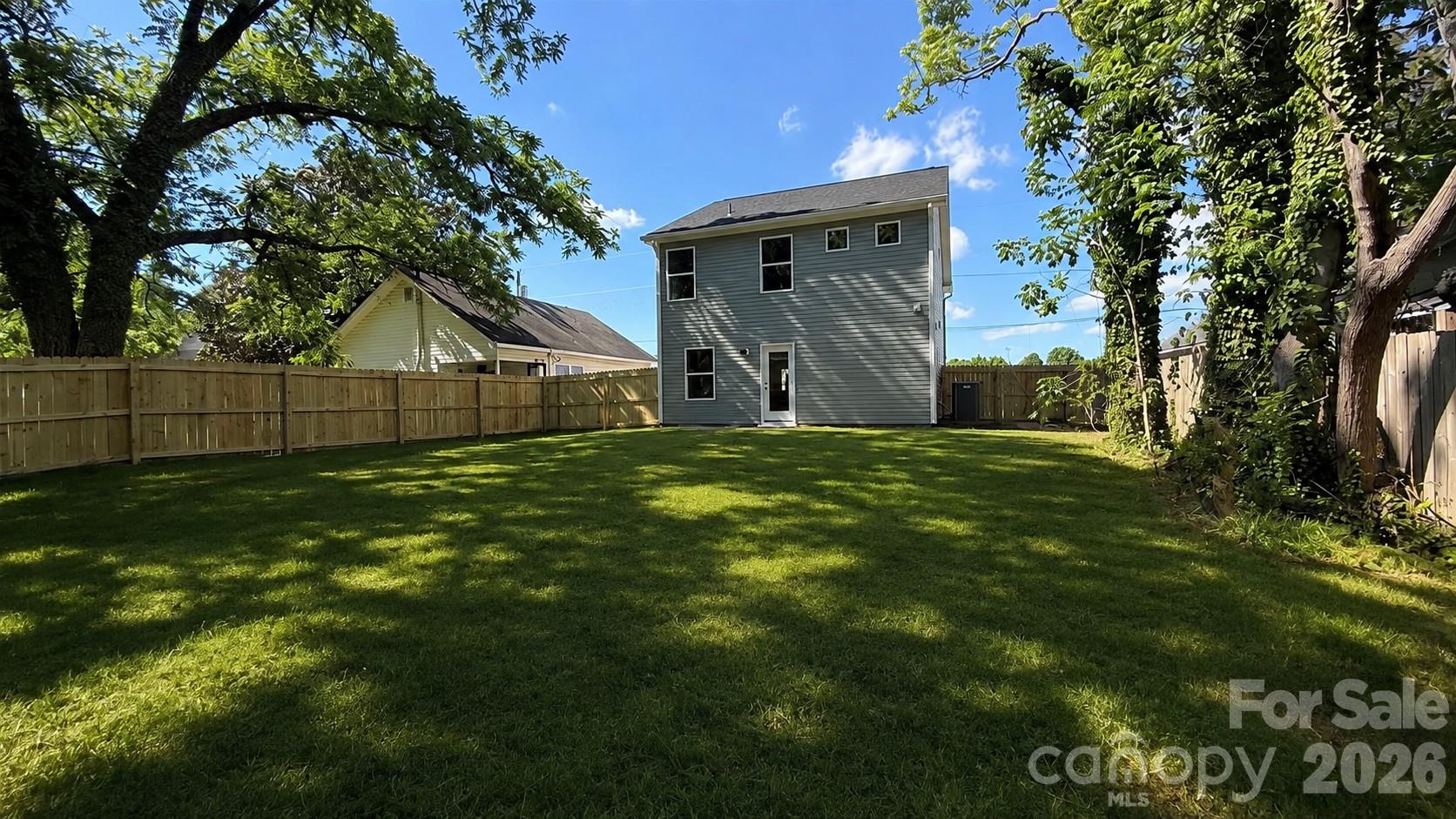 532 Bond Street Property Photo 21
