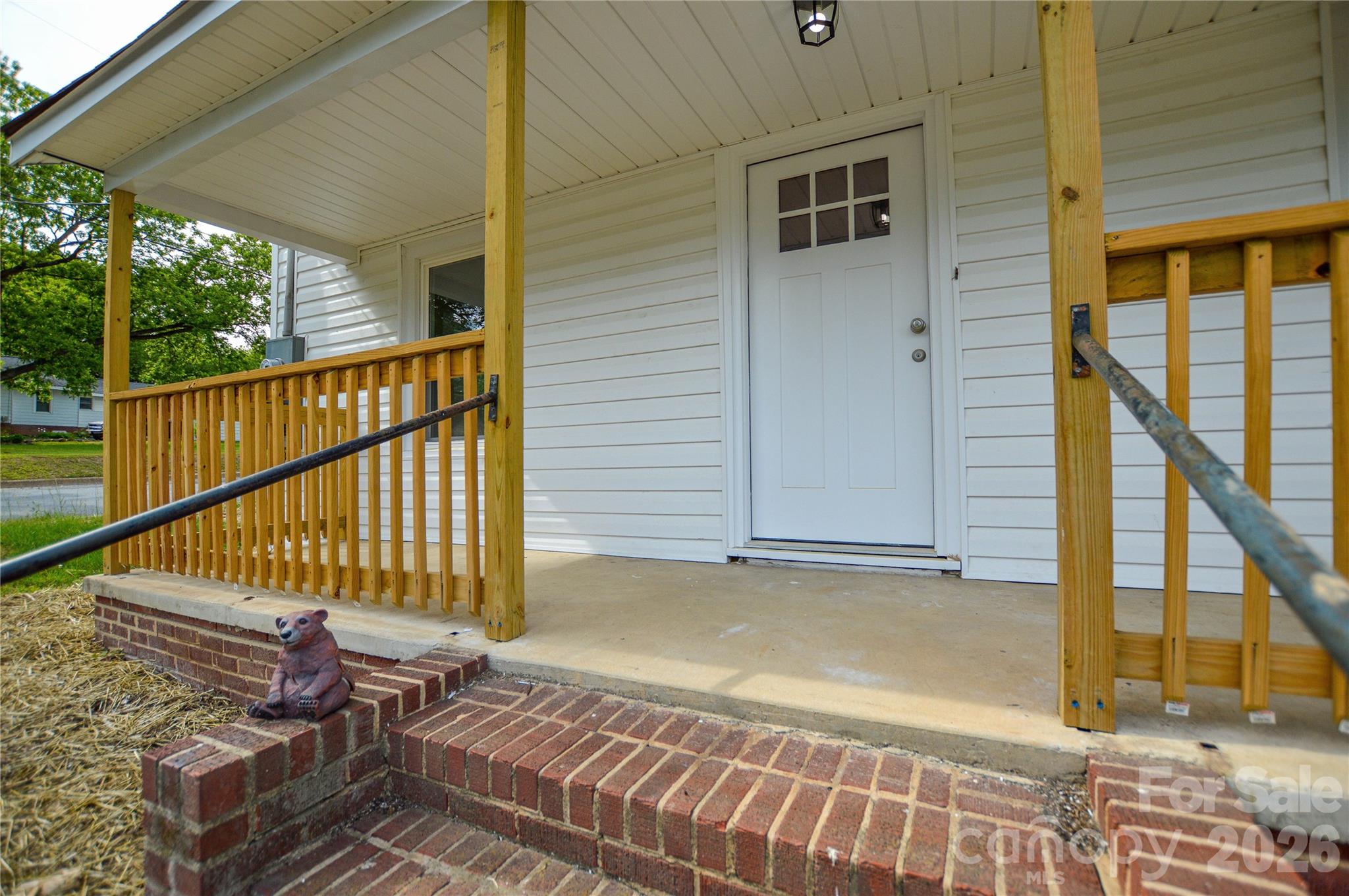 730 W Oakwood Avenue Property Photo 5