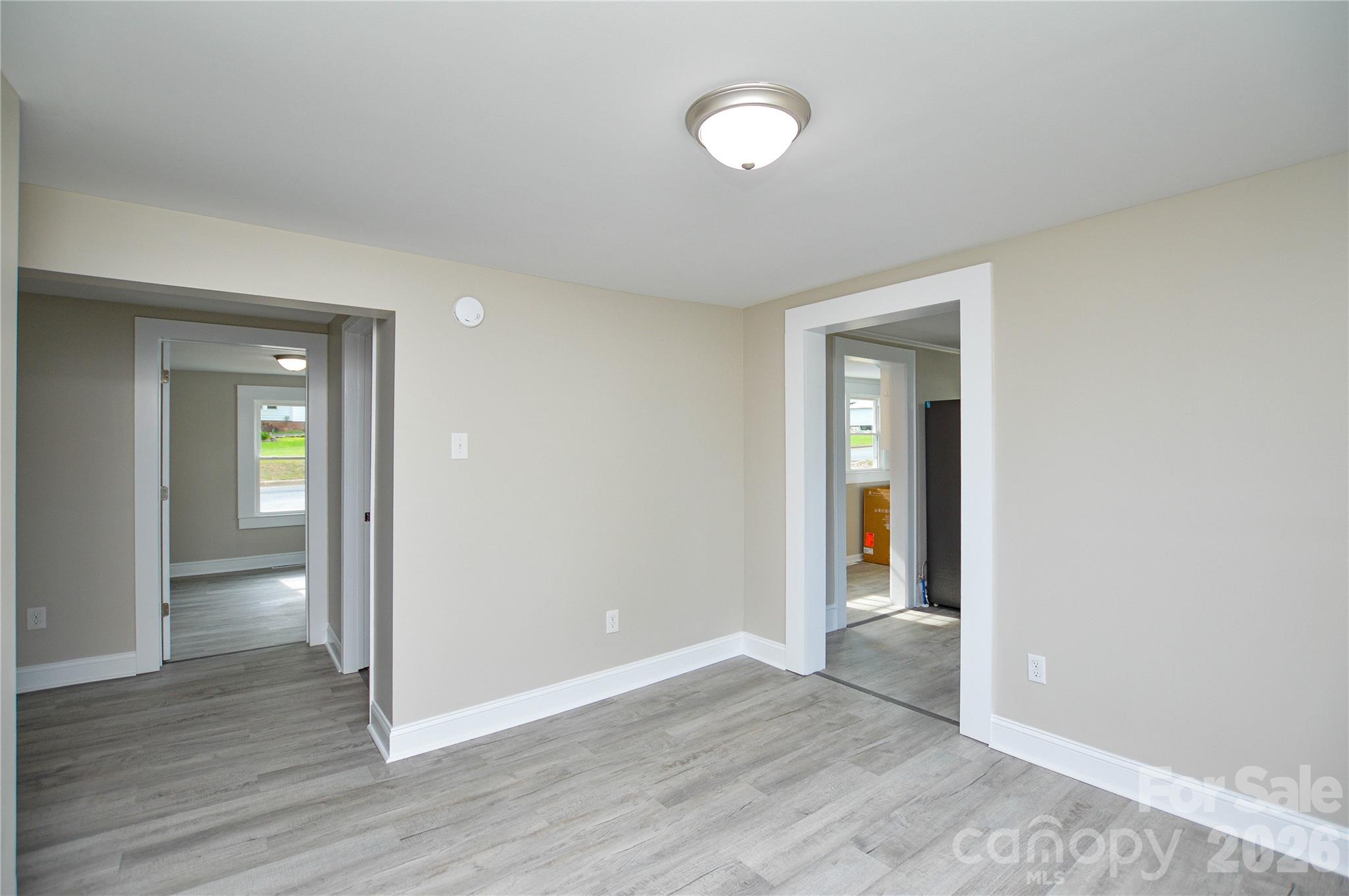 730 W Oakwood Avenue Property Photo 10
