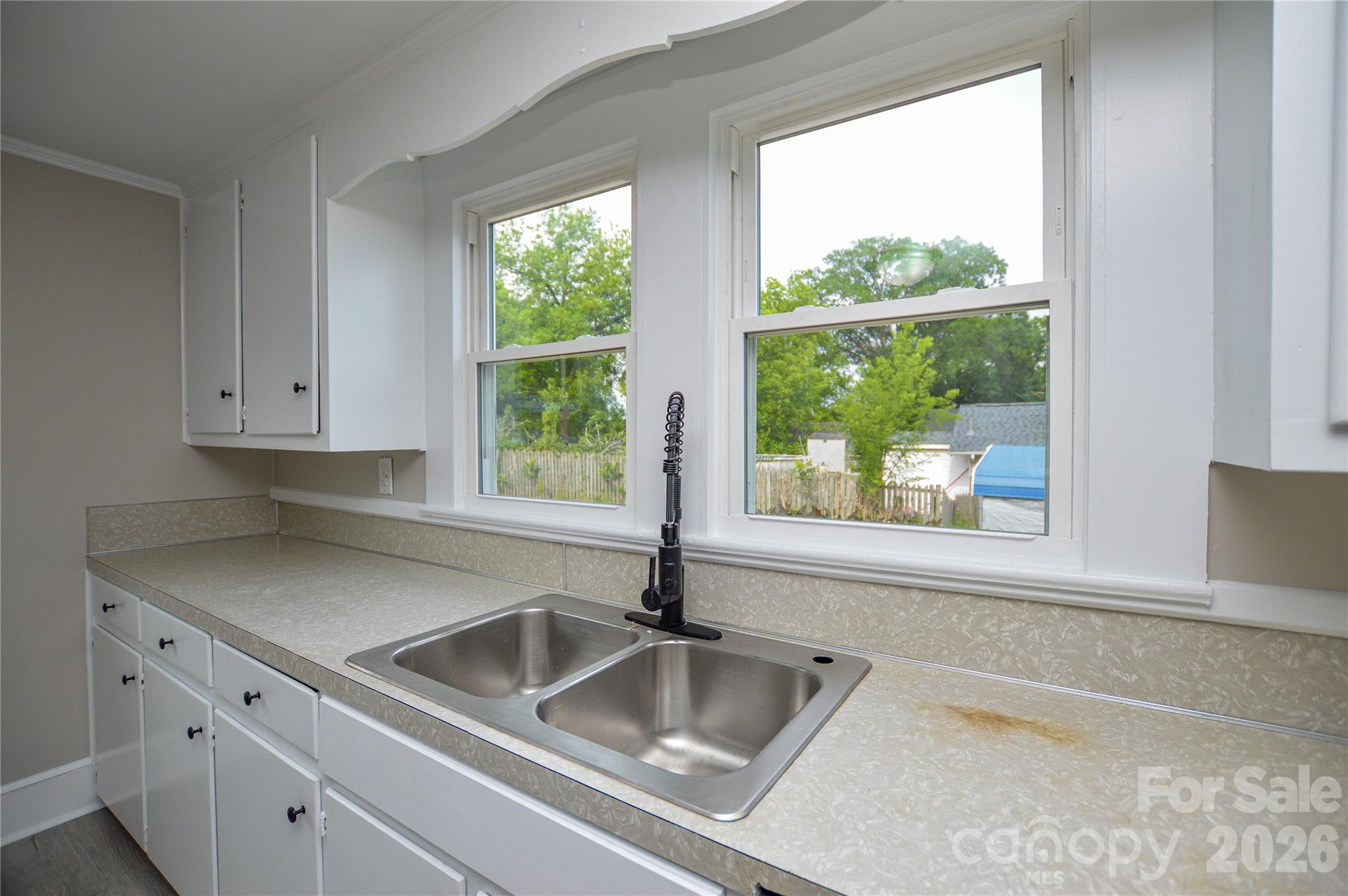 730 W Oakwood Avenue Property Photo 15