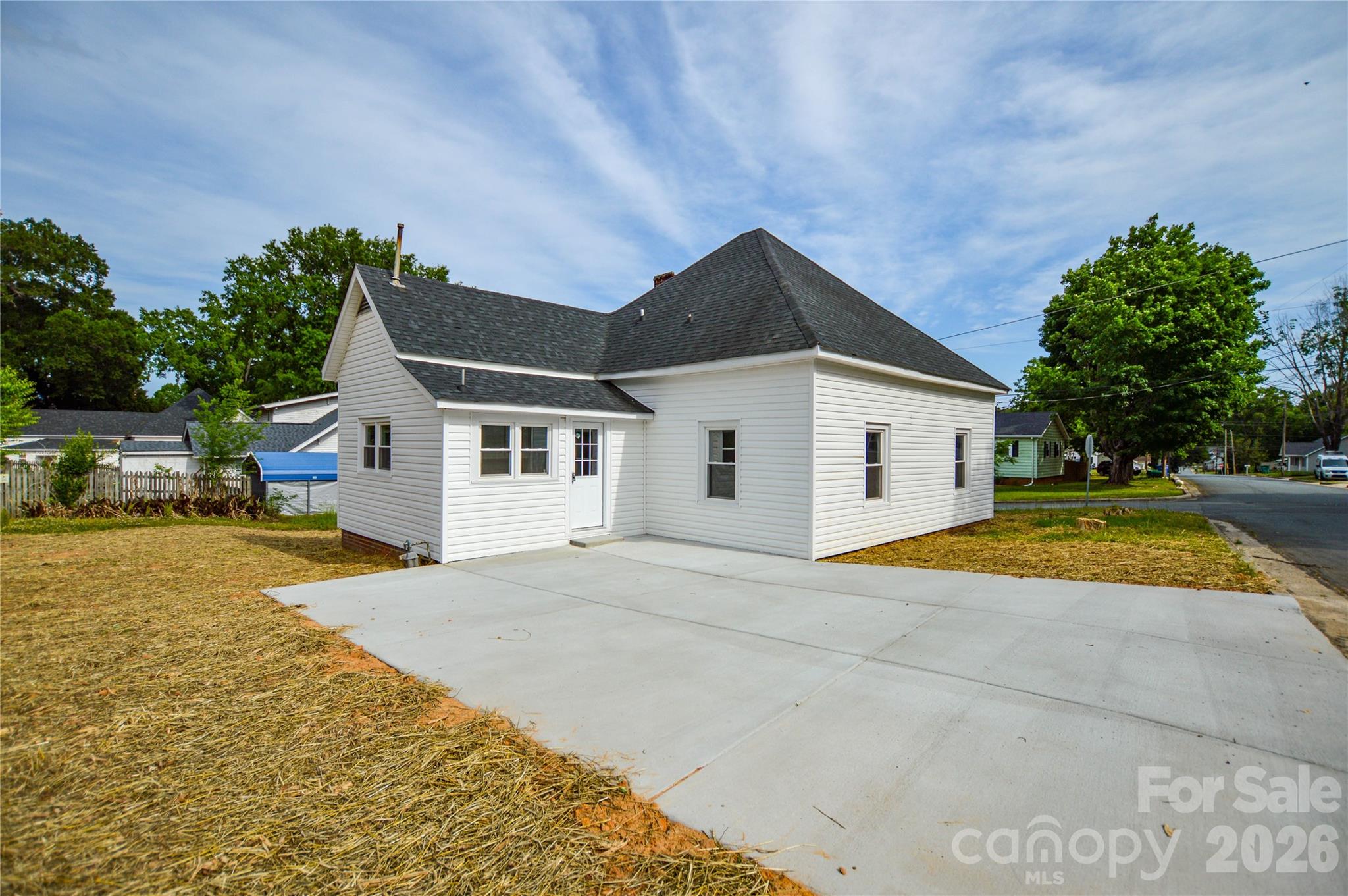 730 W Oakwood Avenue Property Photo 22