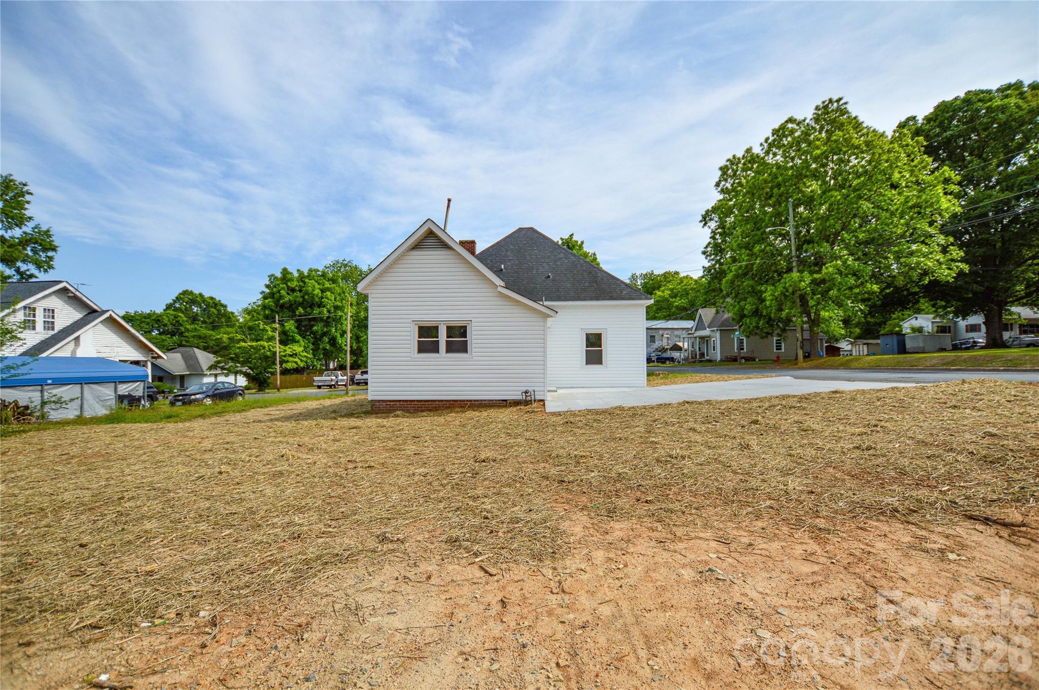 730 W Oakwood Avenue Property Photo 23