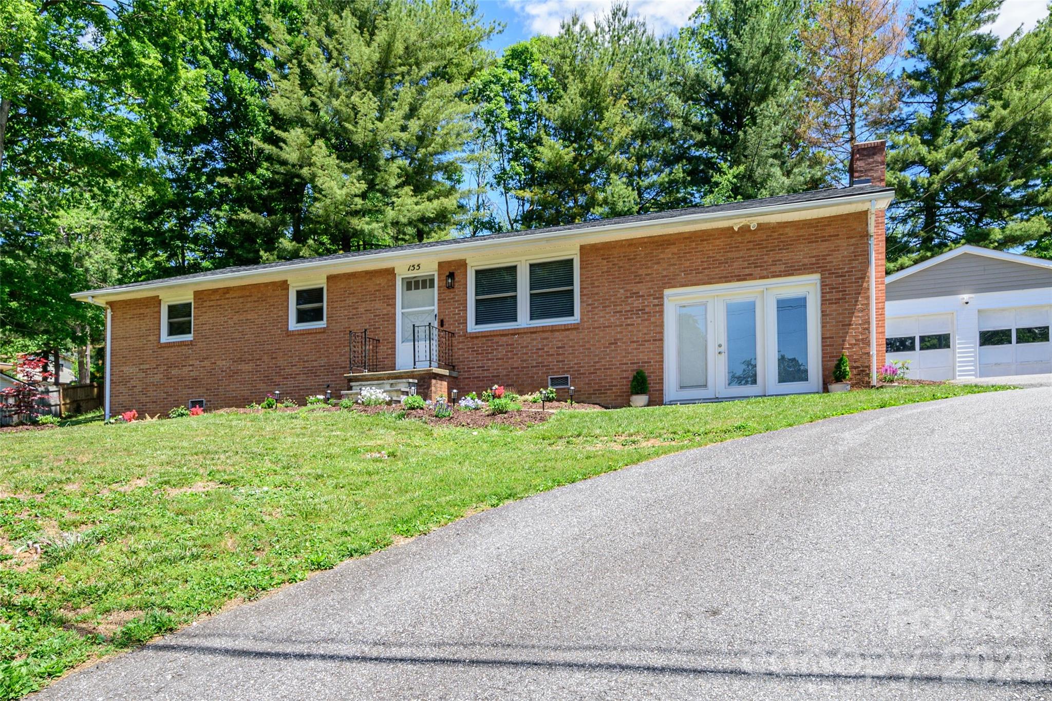155 Chestnut Place Property Photo 1