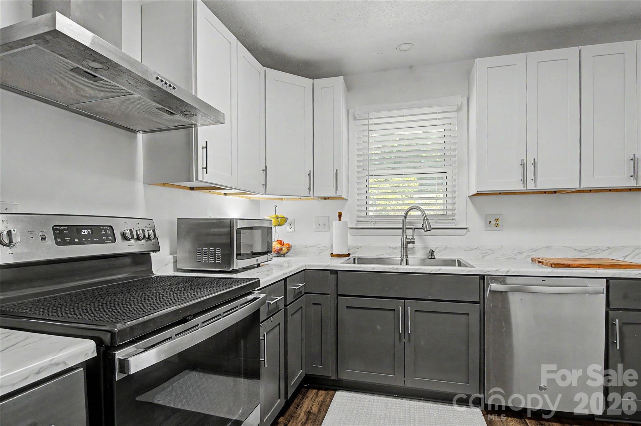 155 Chestnut Place Property Photo 2