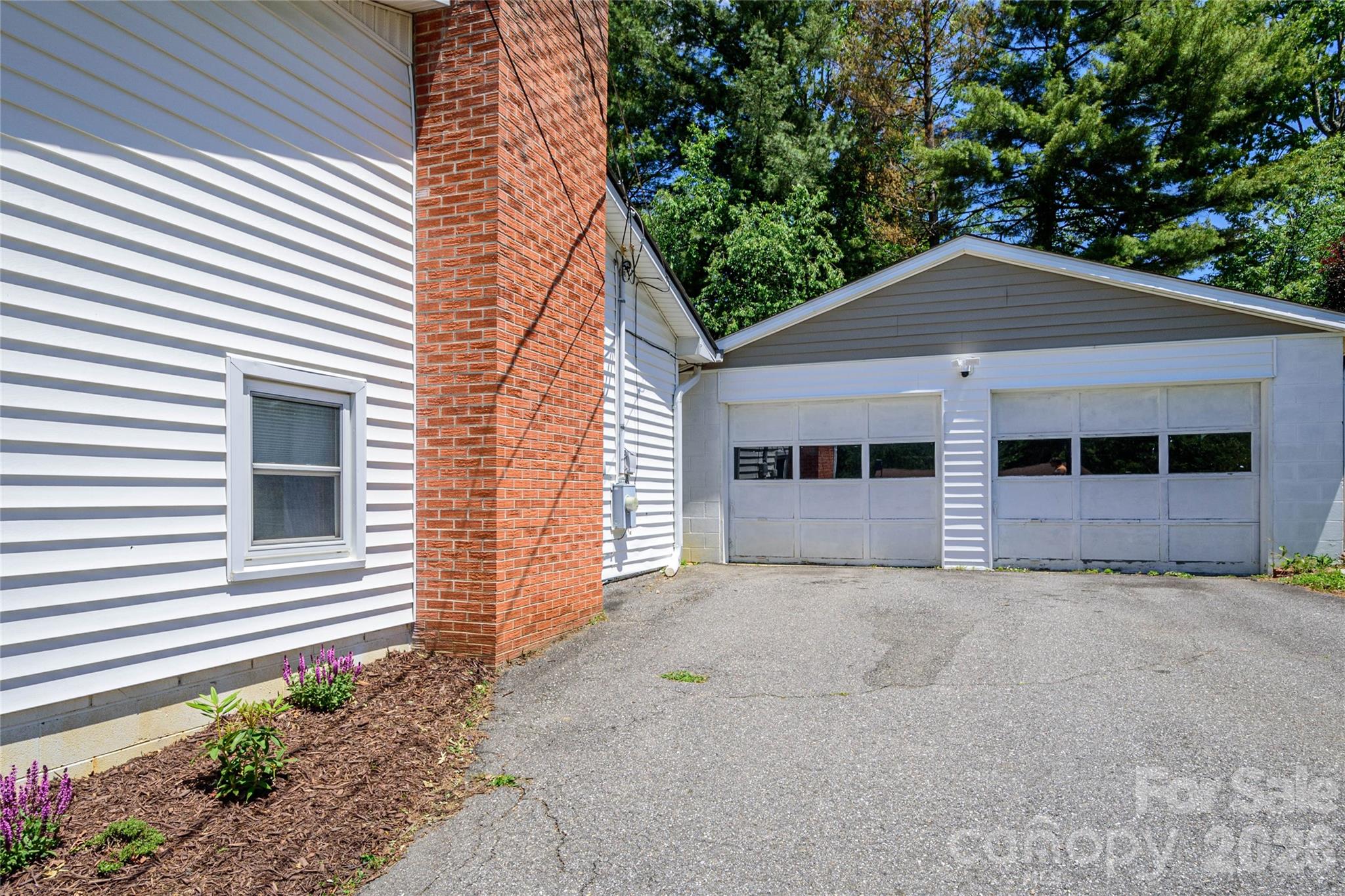 155 Chestnut Place Property Photo 3