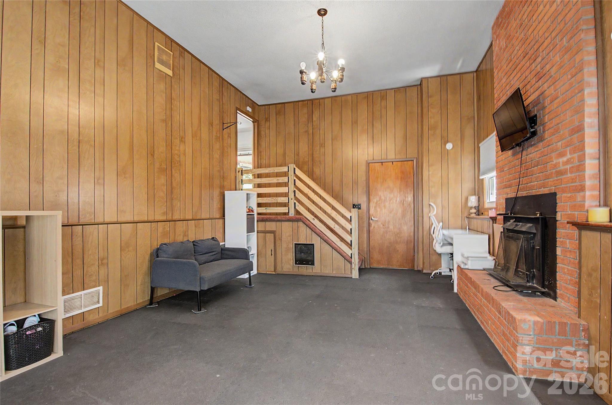 155 Chestnut Place Property Photo 26