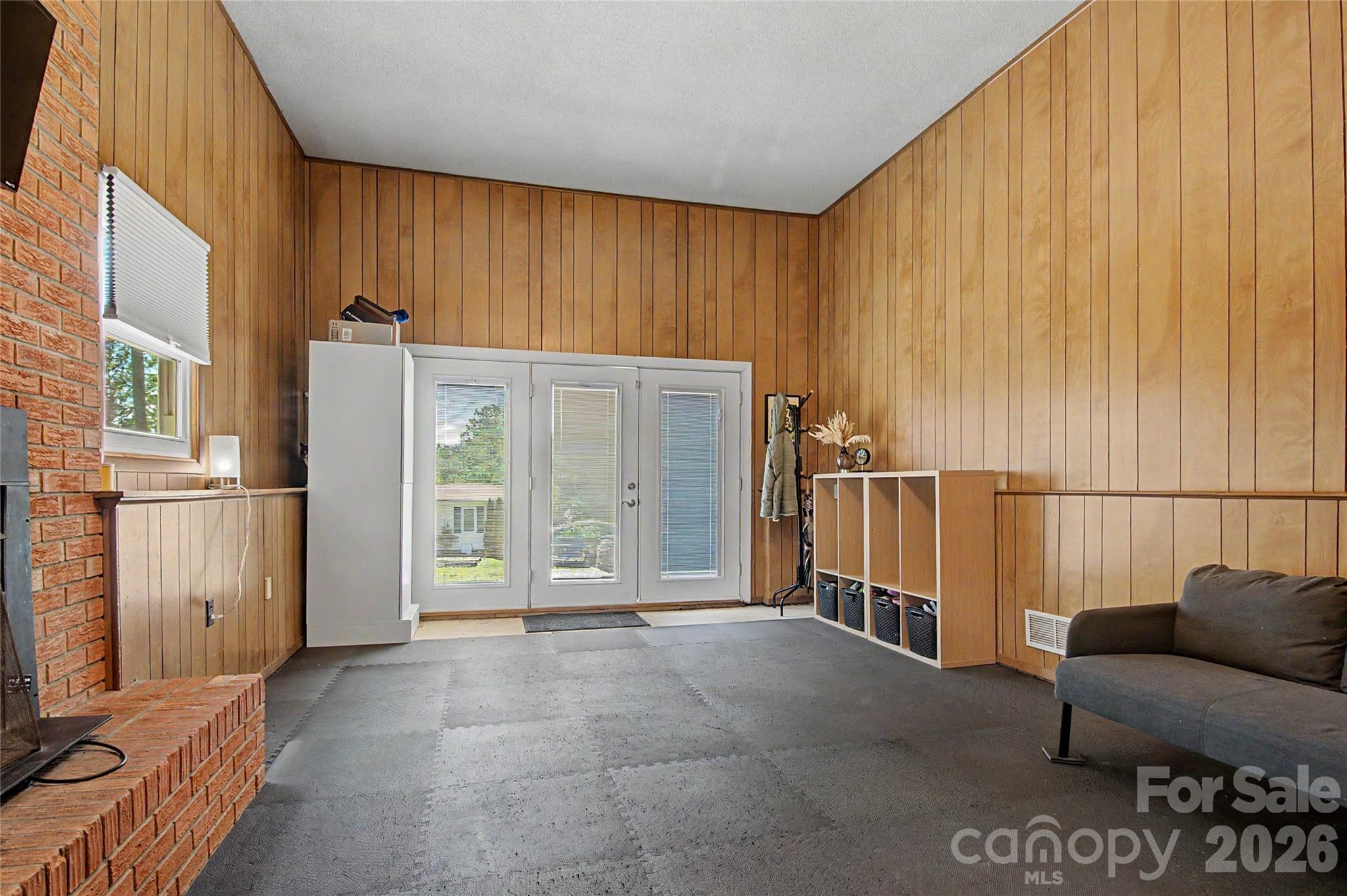 155 Chestnut Place Property Photo 28