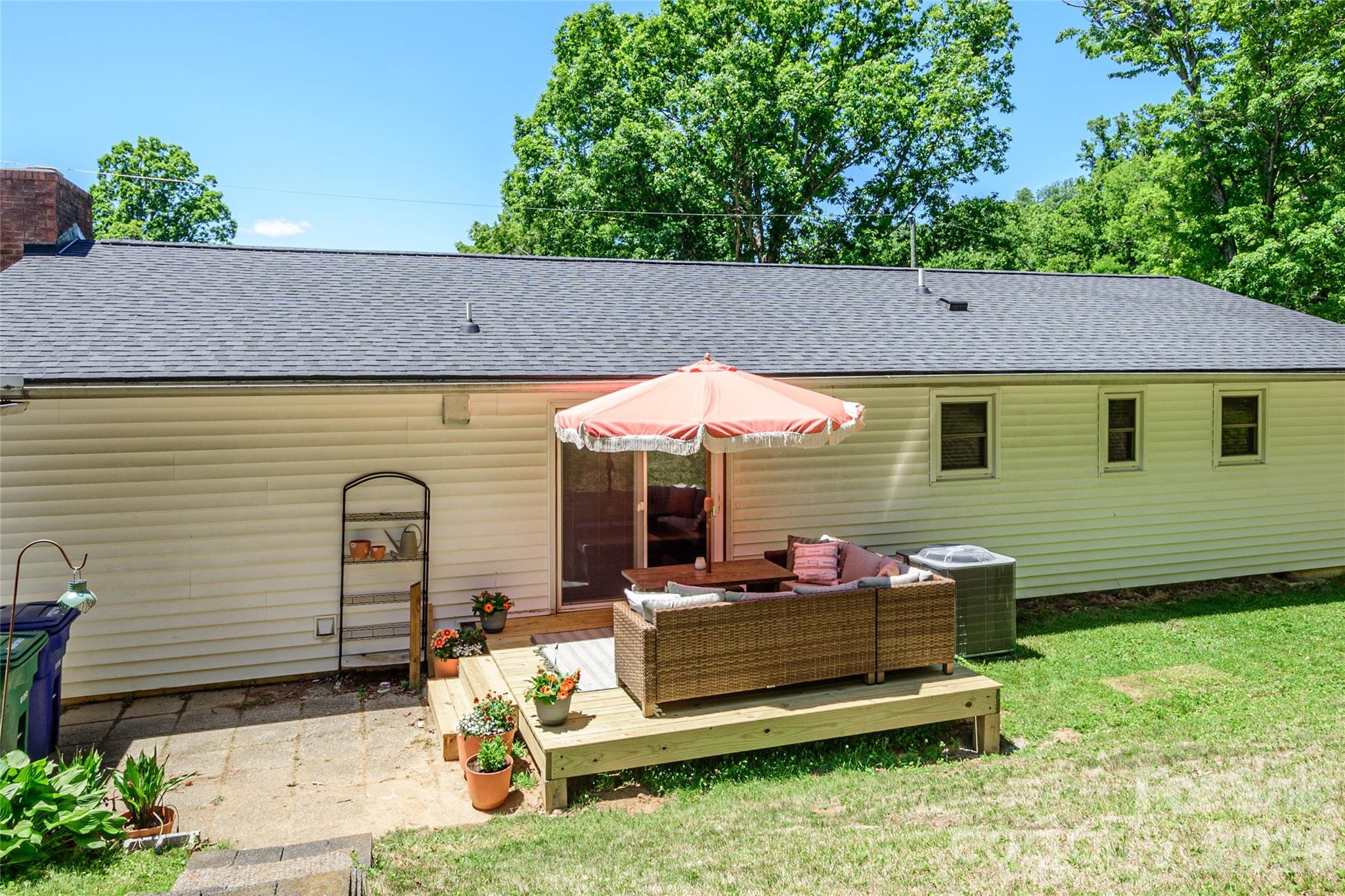 155 Chestnut Place Property Photo 33