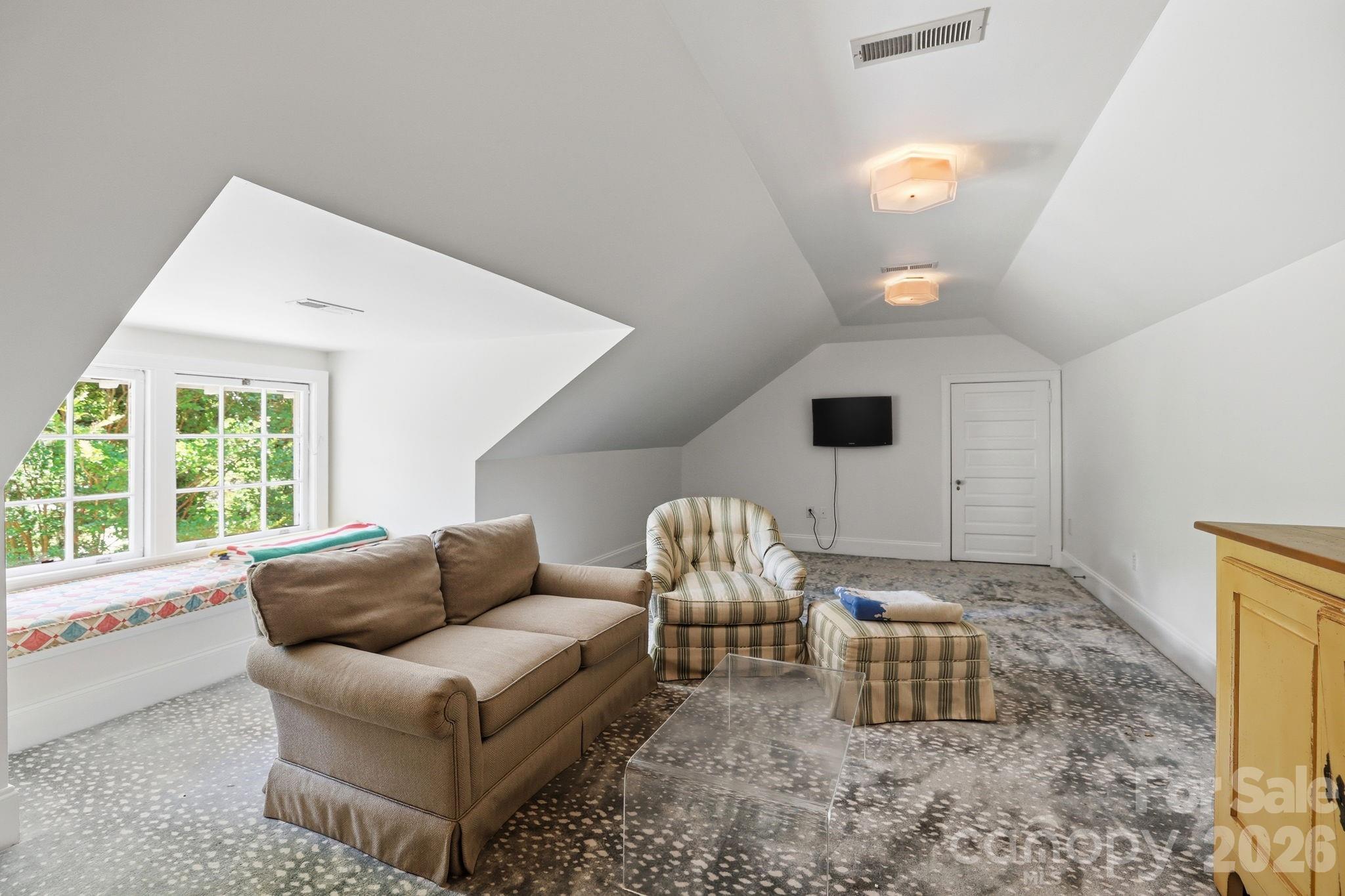 937 Granville Road Property Photo 42