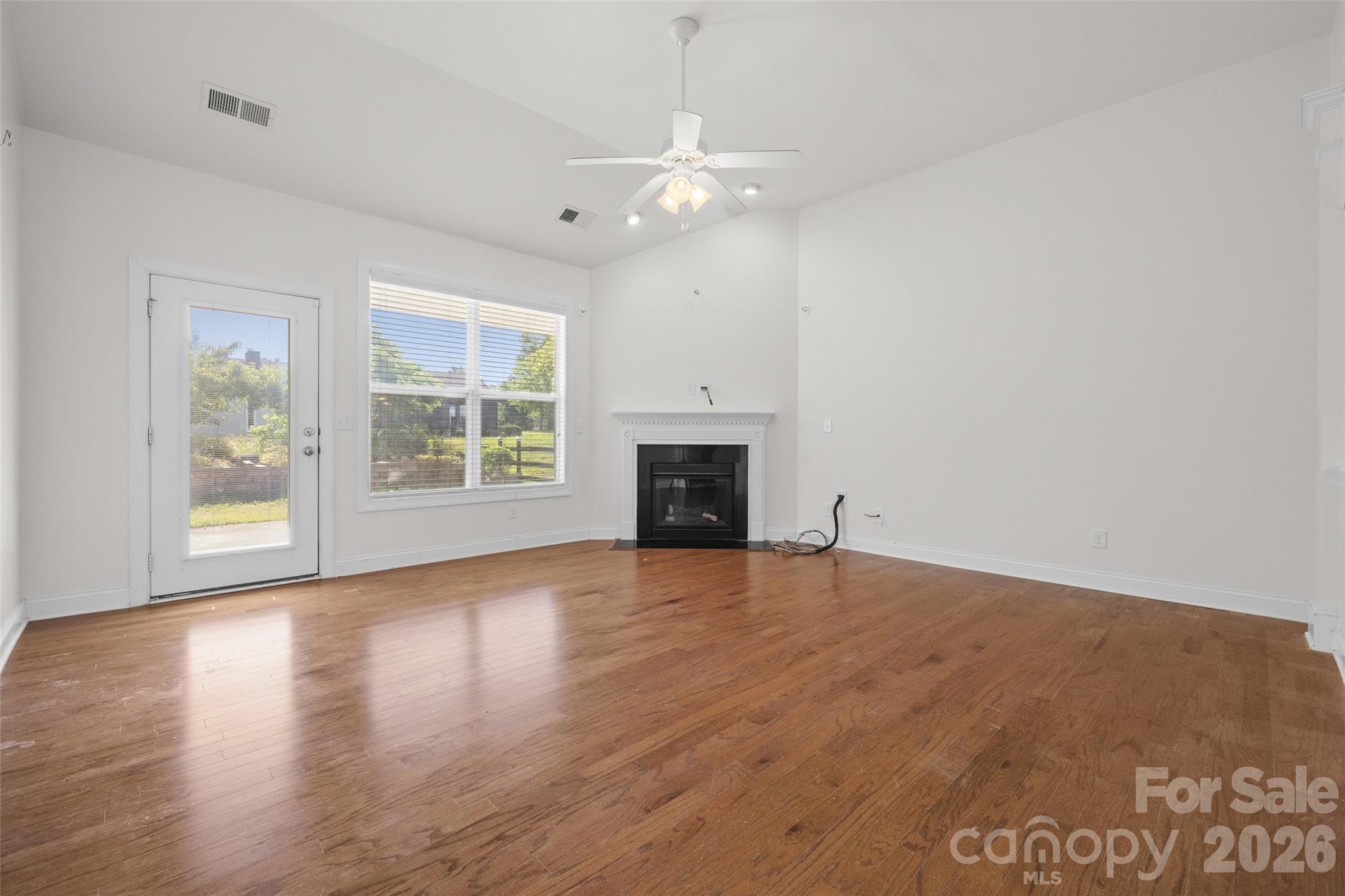 578 Daventry Court Property Photo 11