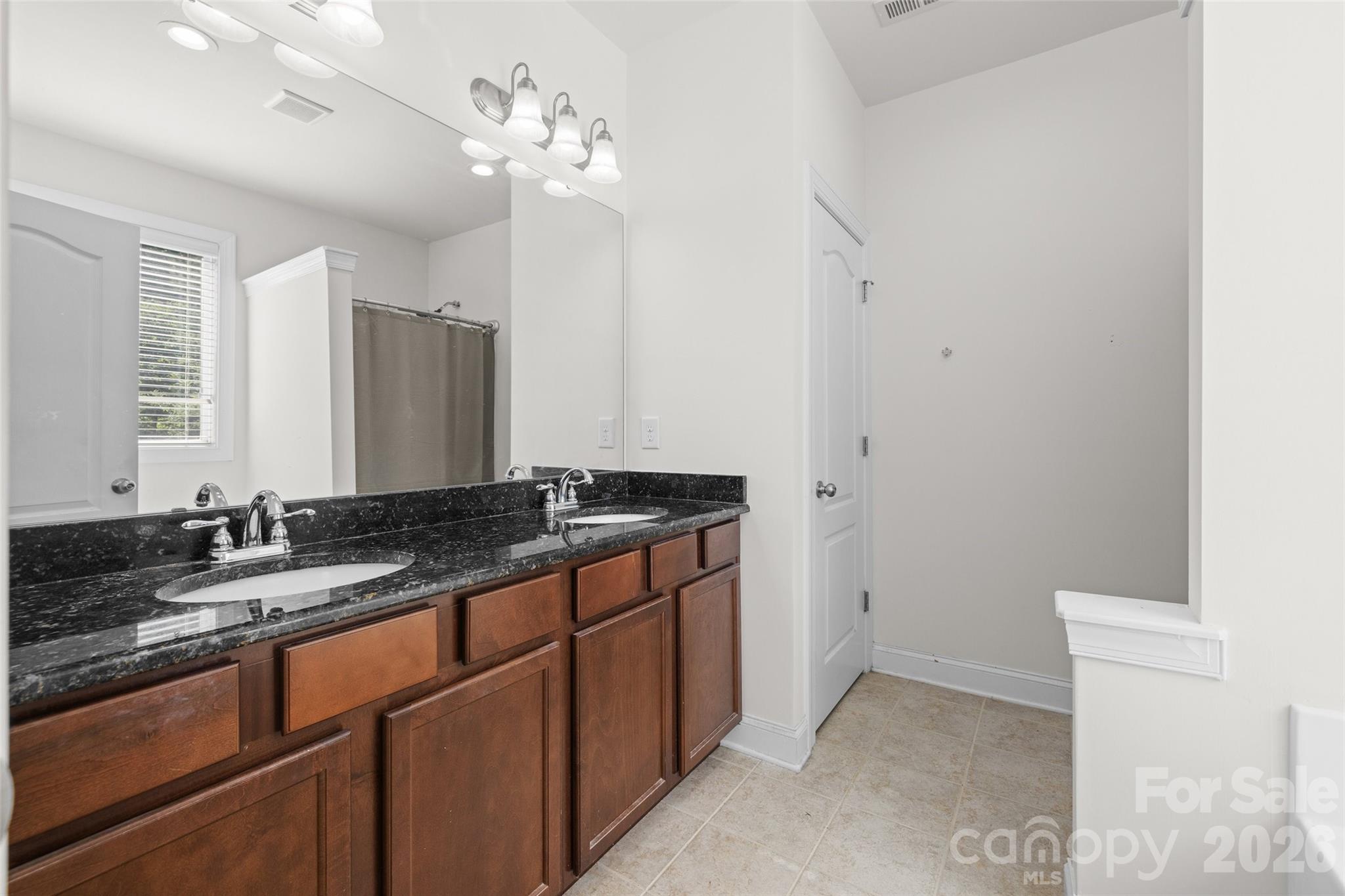 578 Daventry Court Property Photo 14