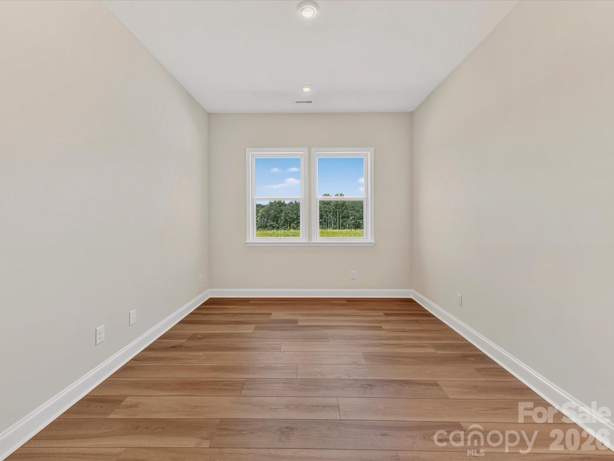 552 Cape Cod Way Property Photo 2