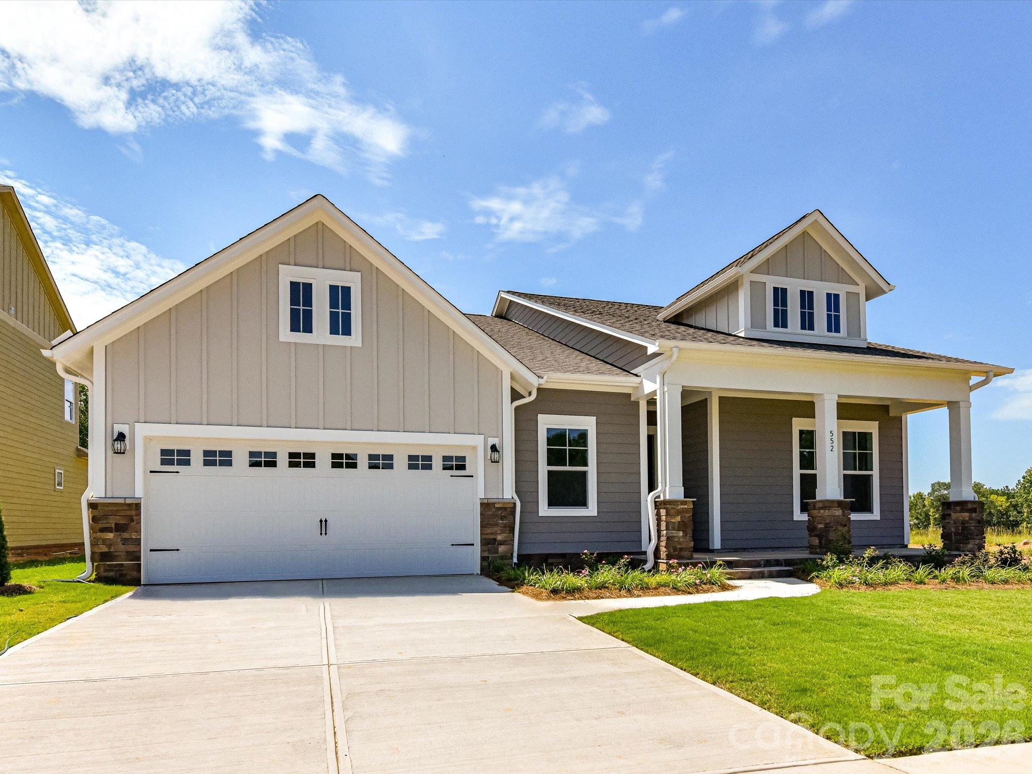 552 Cape Cod Way Property Photo 3