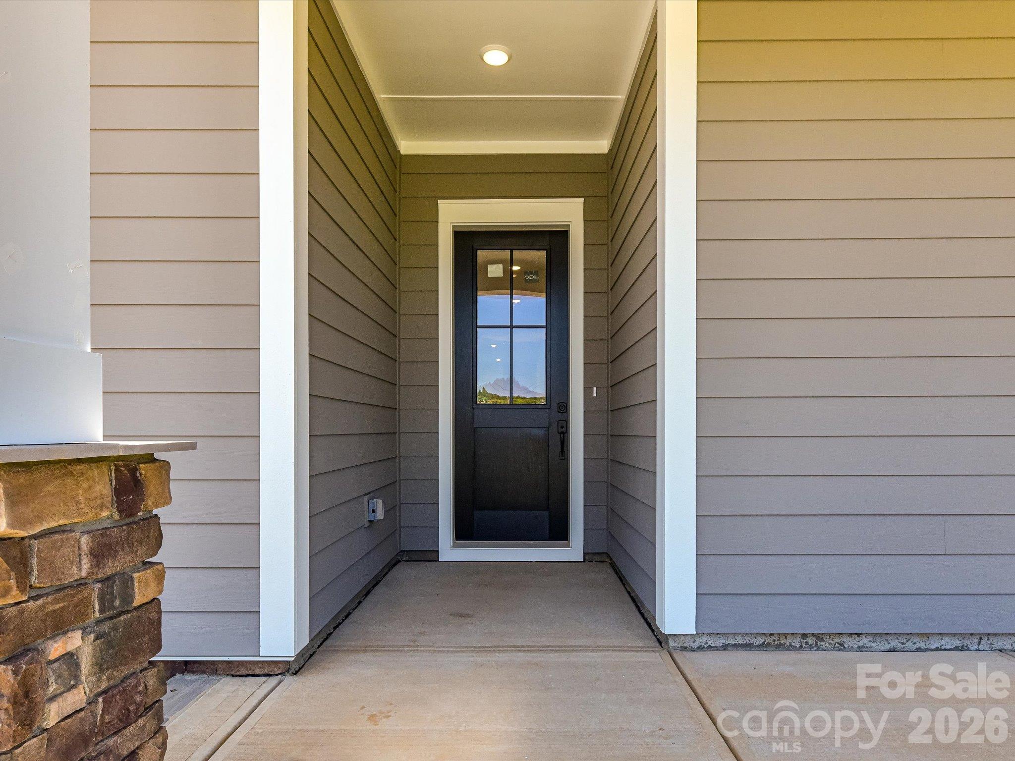 552 Cape Cod Way Property Photo 4