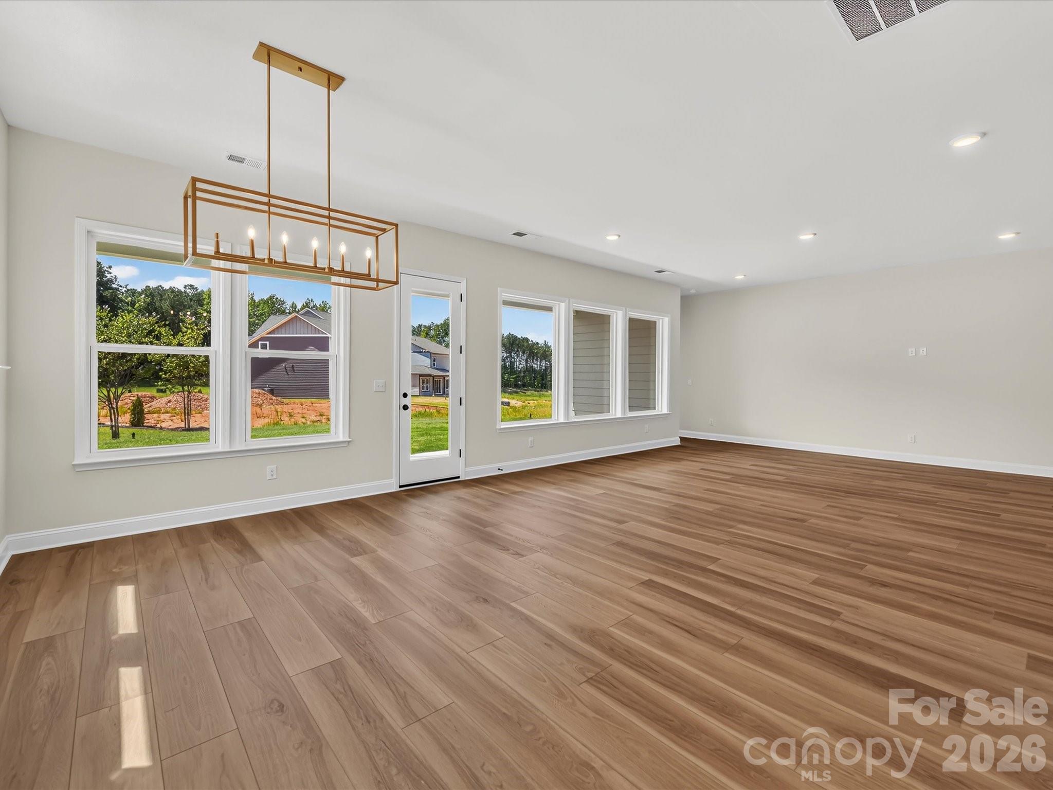 552 Cape Cod Way Property Photo 6