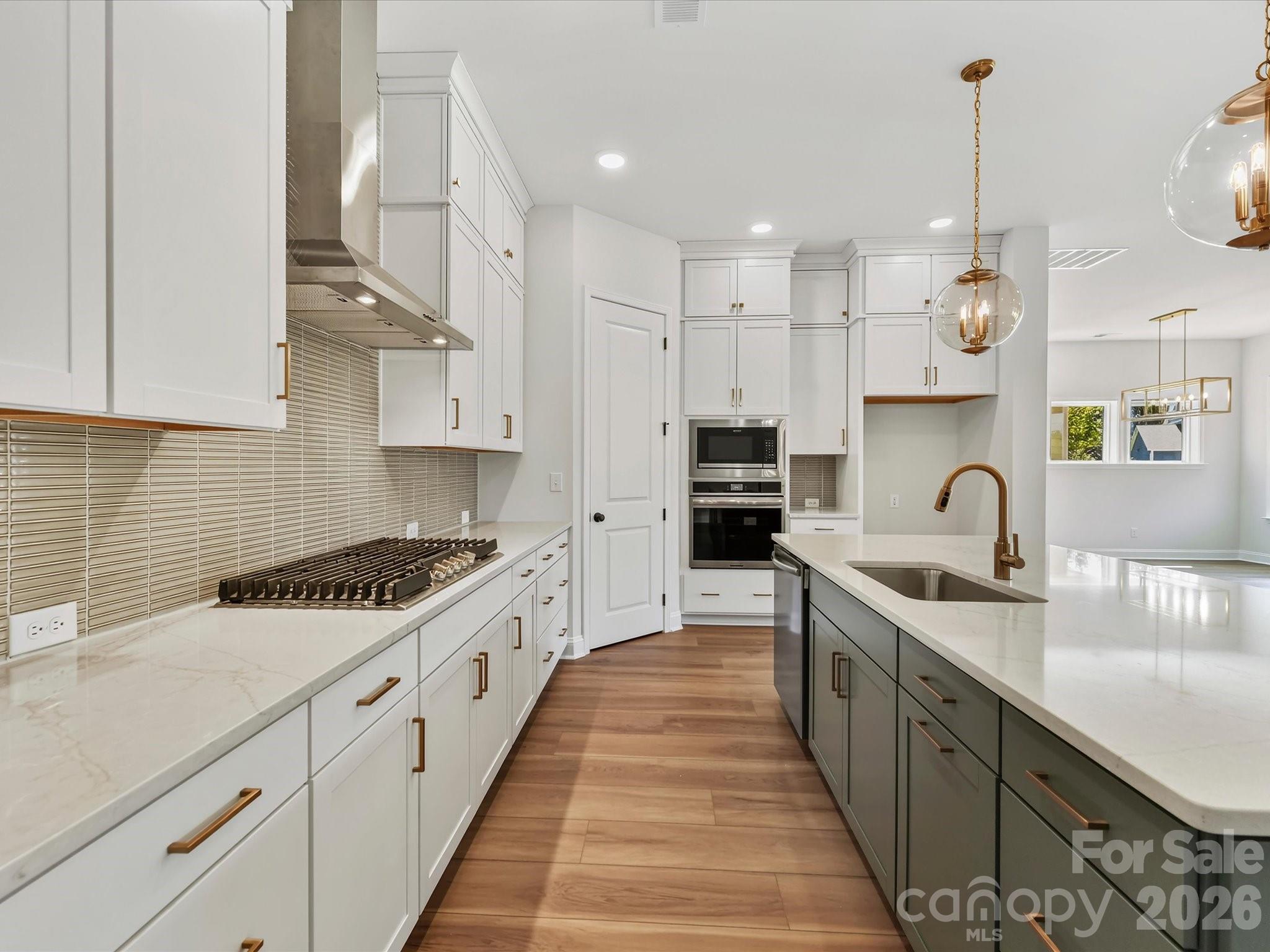 552 Cape Cod Way Property Photo 9
