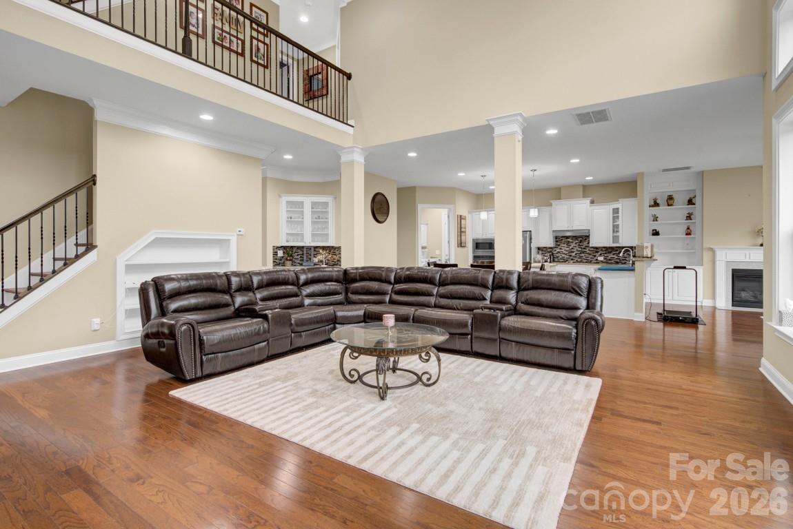 125 Leeward Shoals Lane Property Photo 7