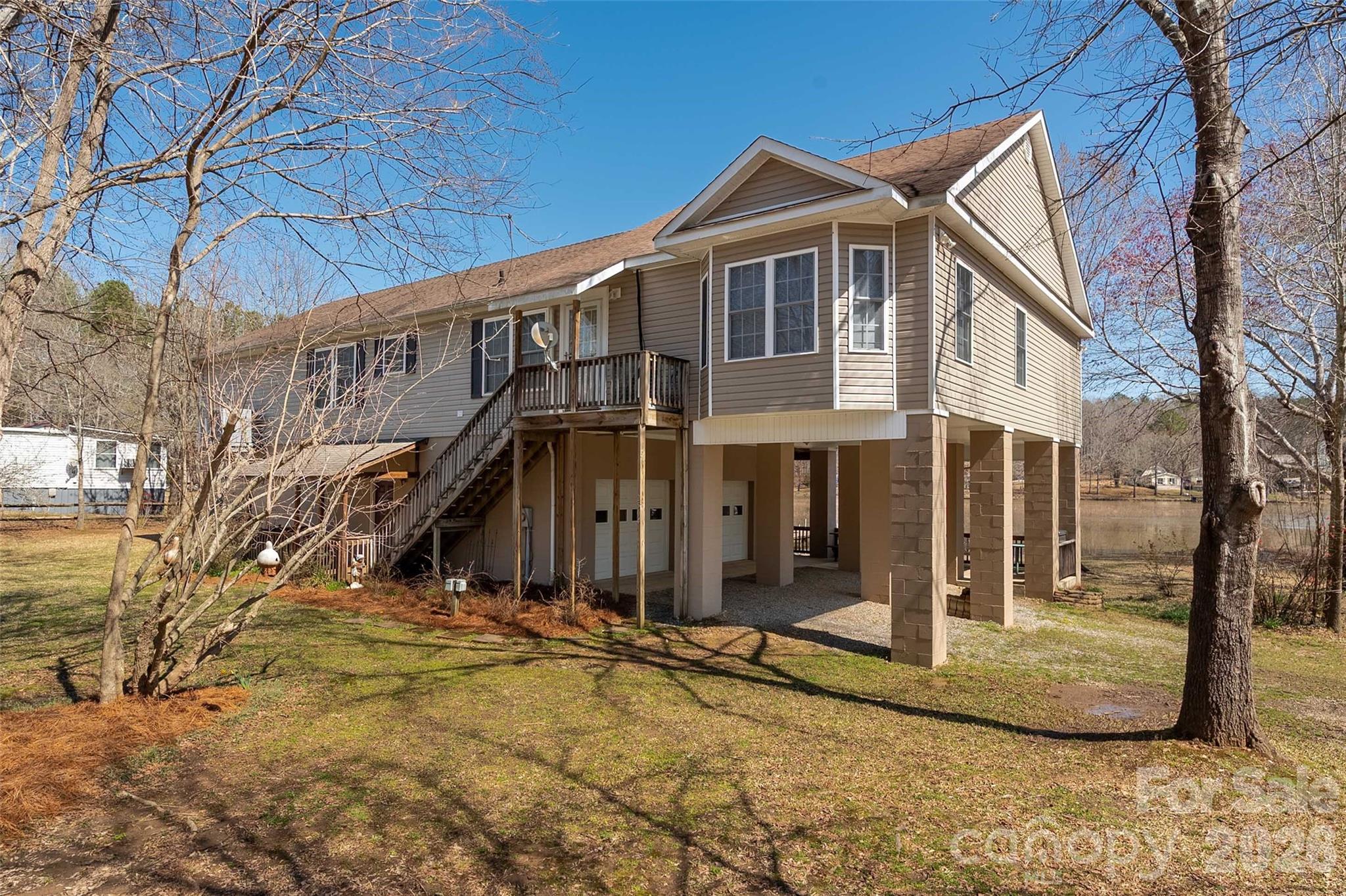 2504 Cottage Lane Property Photo 4
