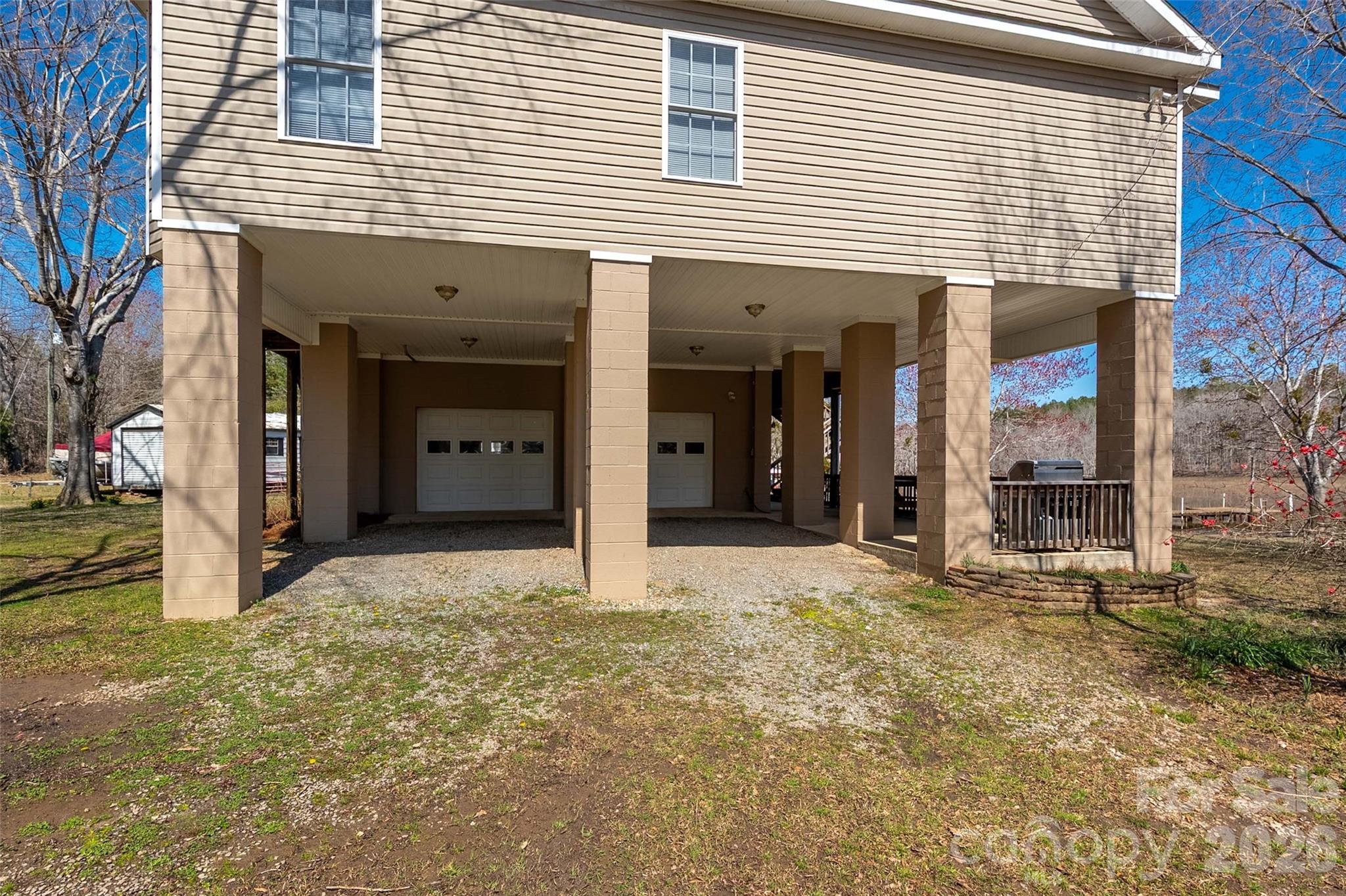 2504 Cottage Lane Property Photo 5