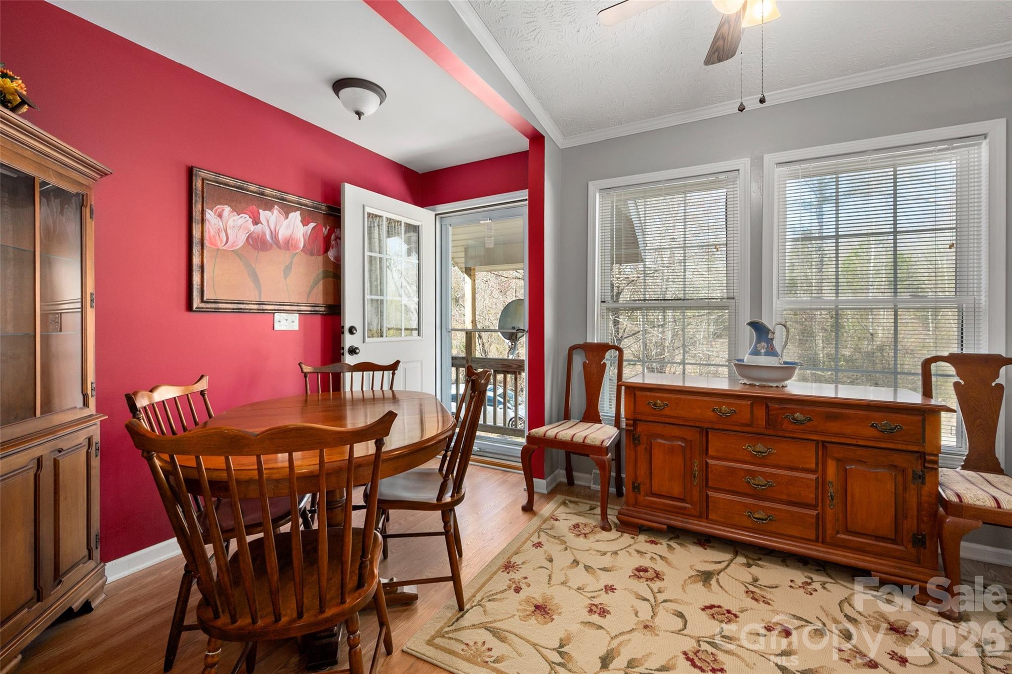 2504 Cottage Lane Property Photo 6