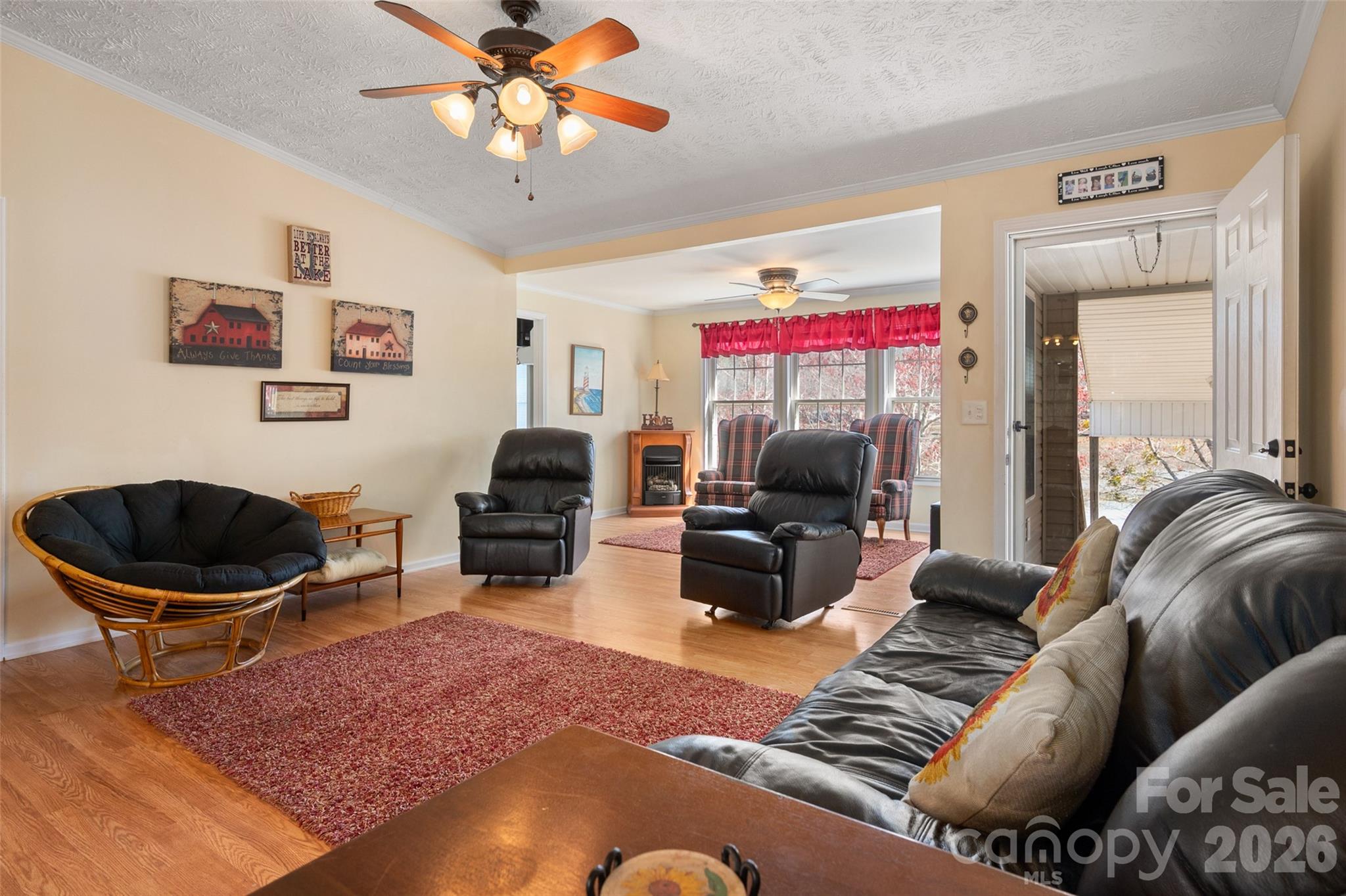 2504 Cottage Lane Property Photo 14
