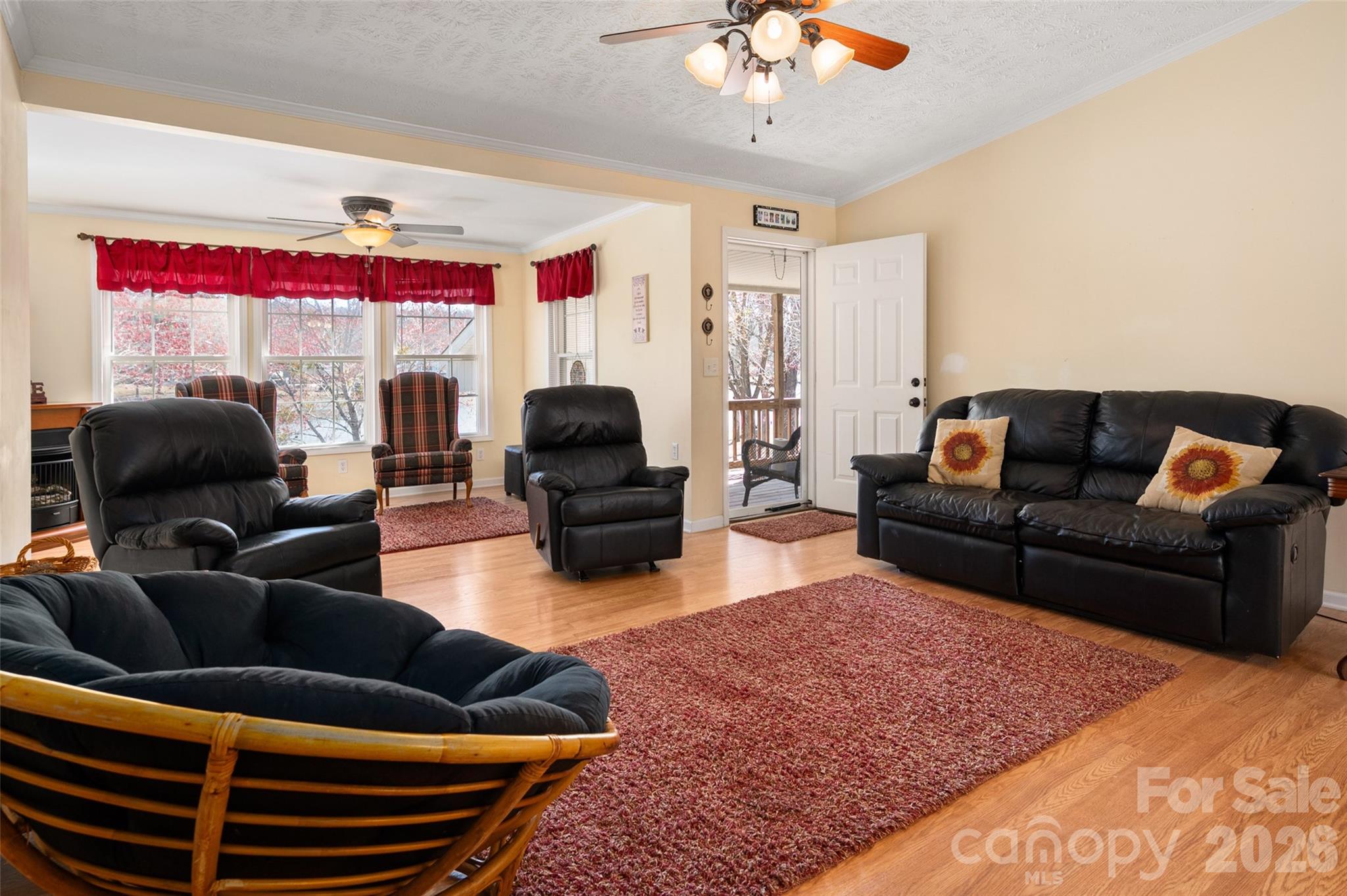 2504 Cottage Lane Property Photo 15