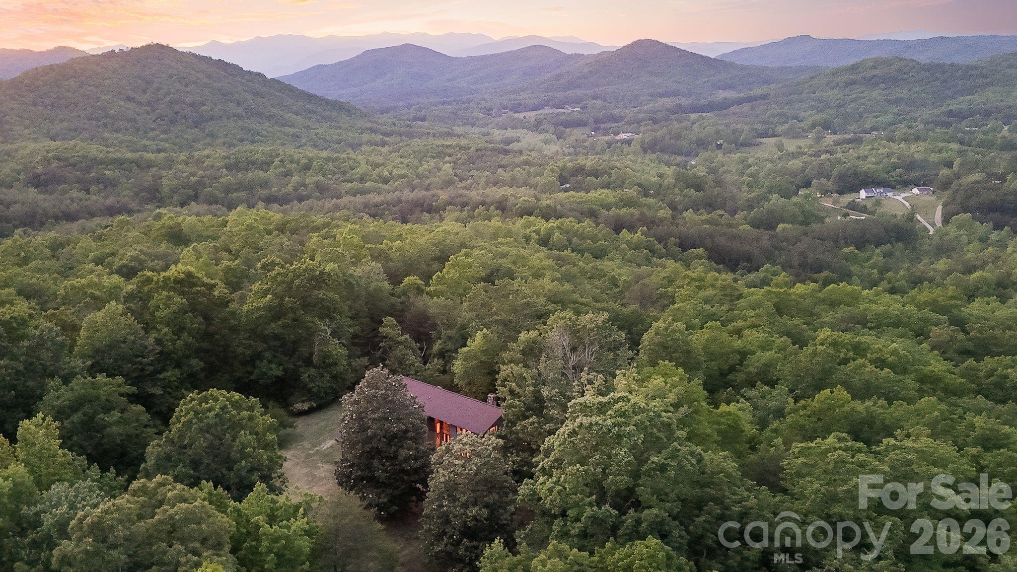 415 Reel Hollow Road Property Photo 2