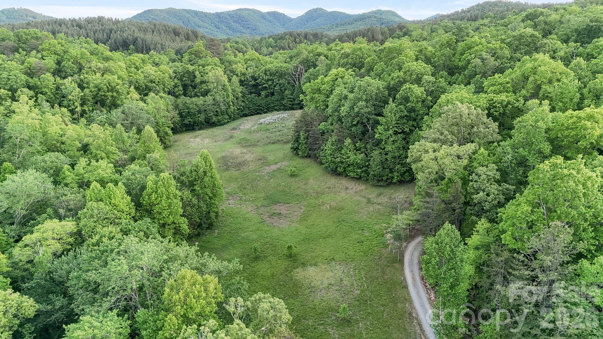 415 Reel Hollow Road Property Photo 5