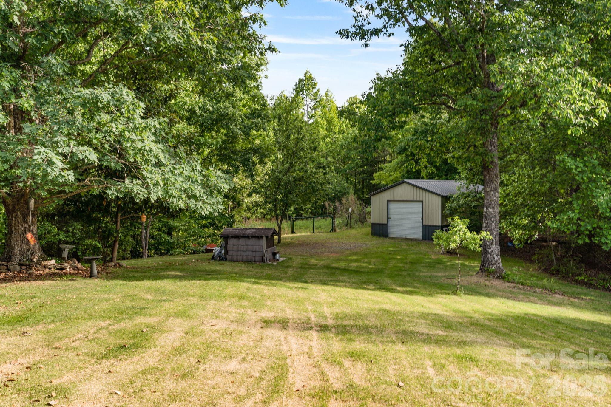 415 Reel Hollow Road Property Photo 8
