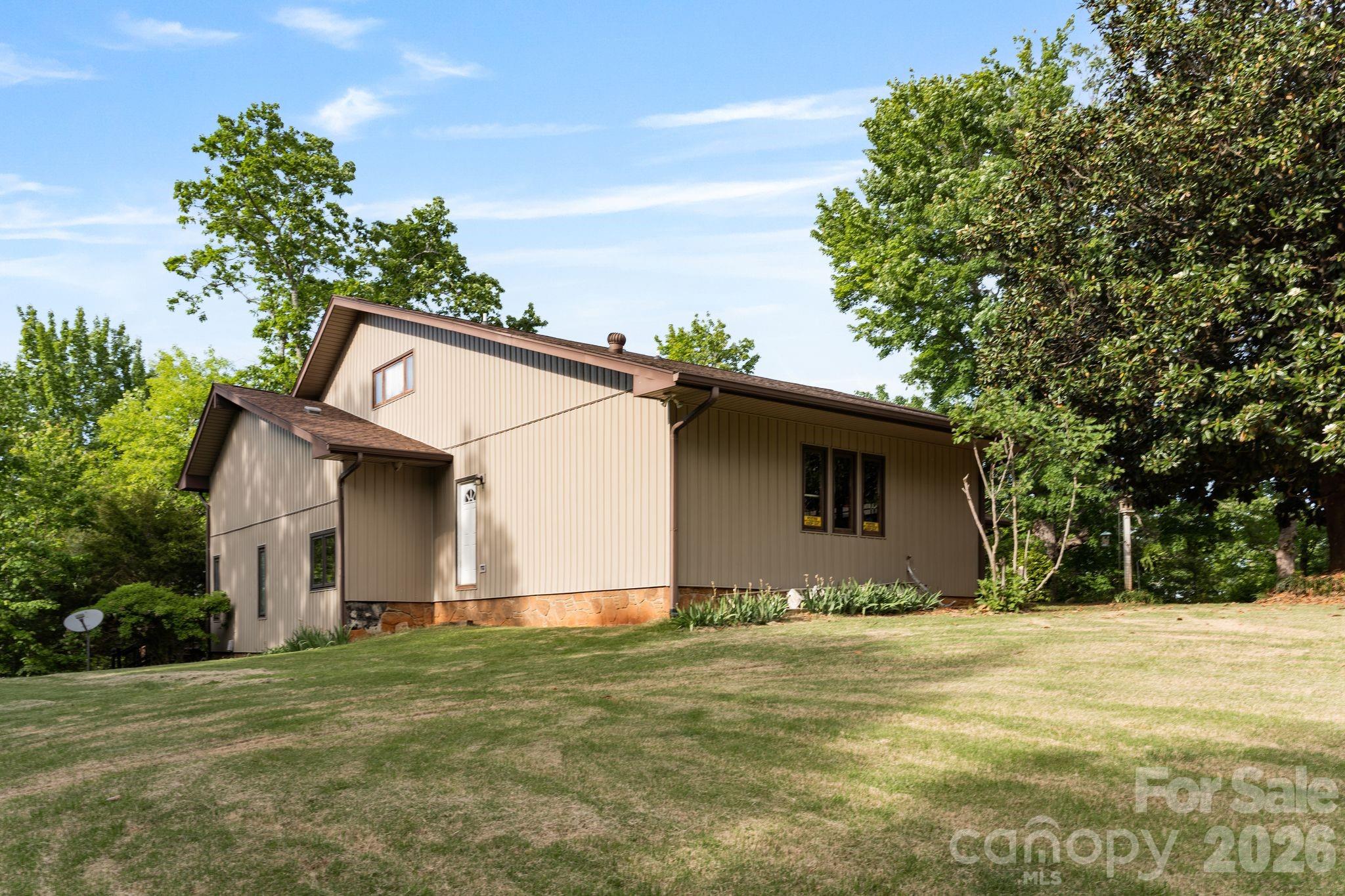 415 Reel Hollow Road Property Photo 9