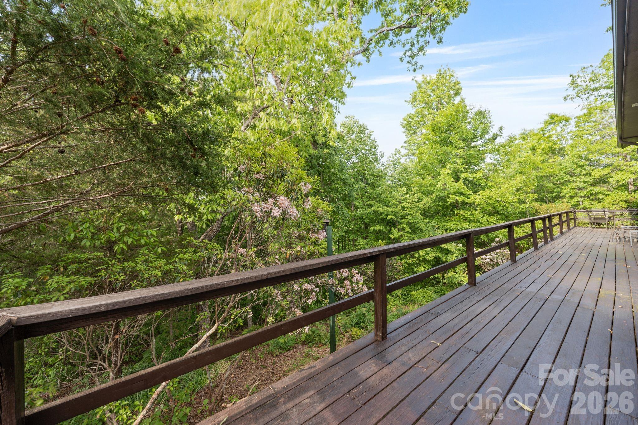 415 Reel Hollow Road Property Photo 11