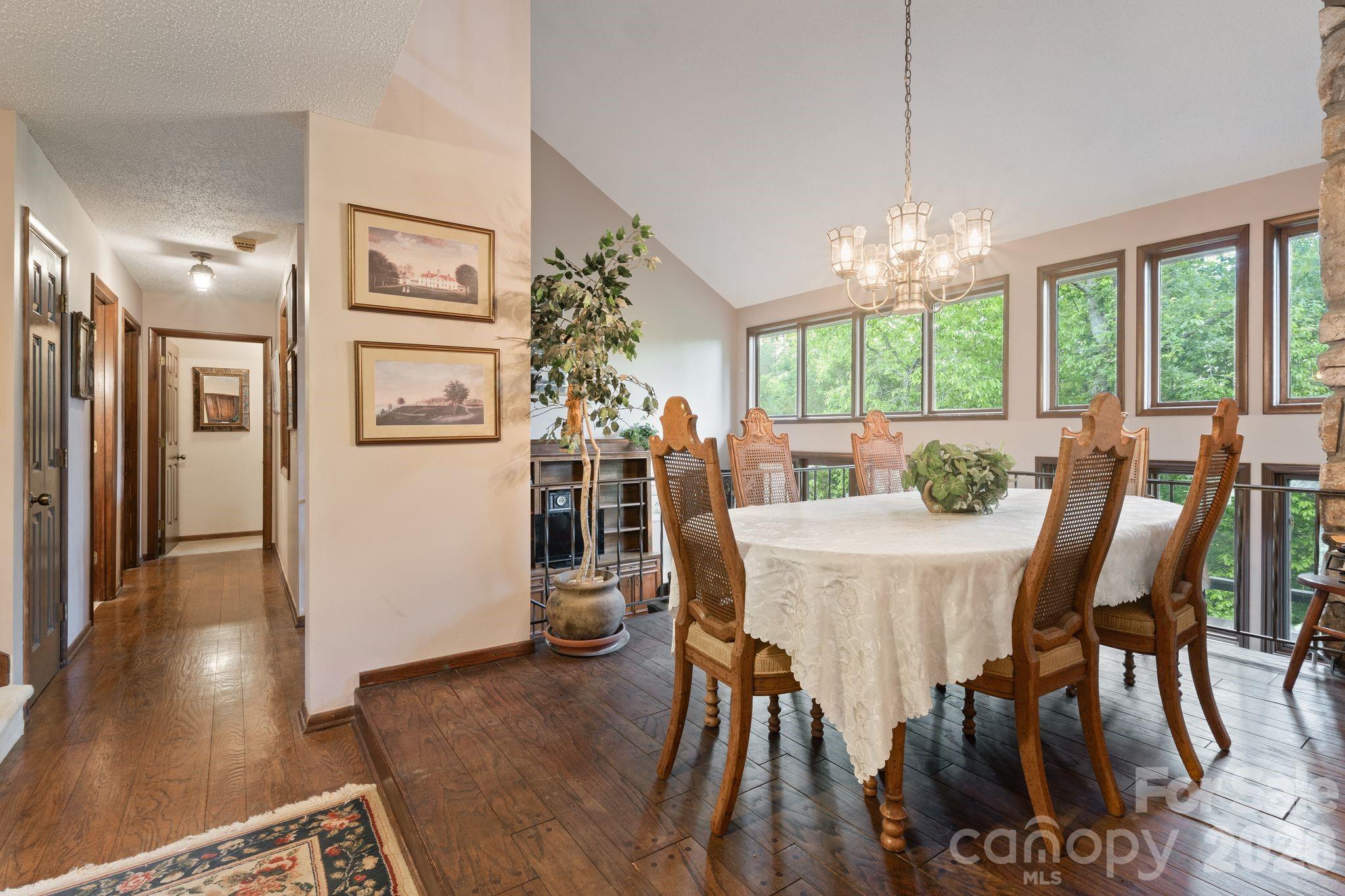 415 Reel Hollow Road Property Photo 18