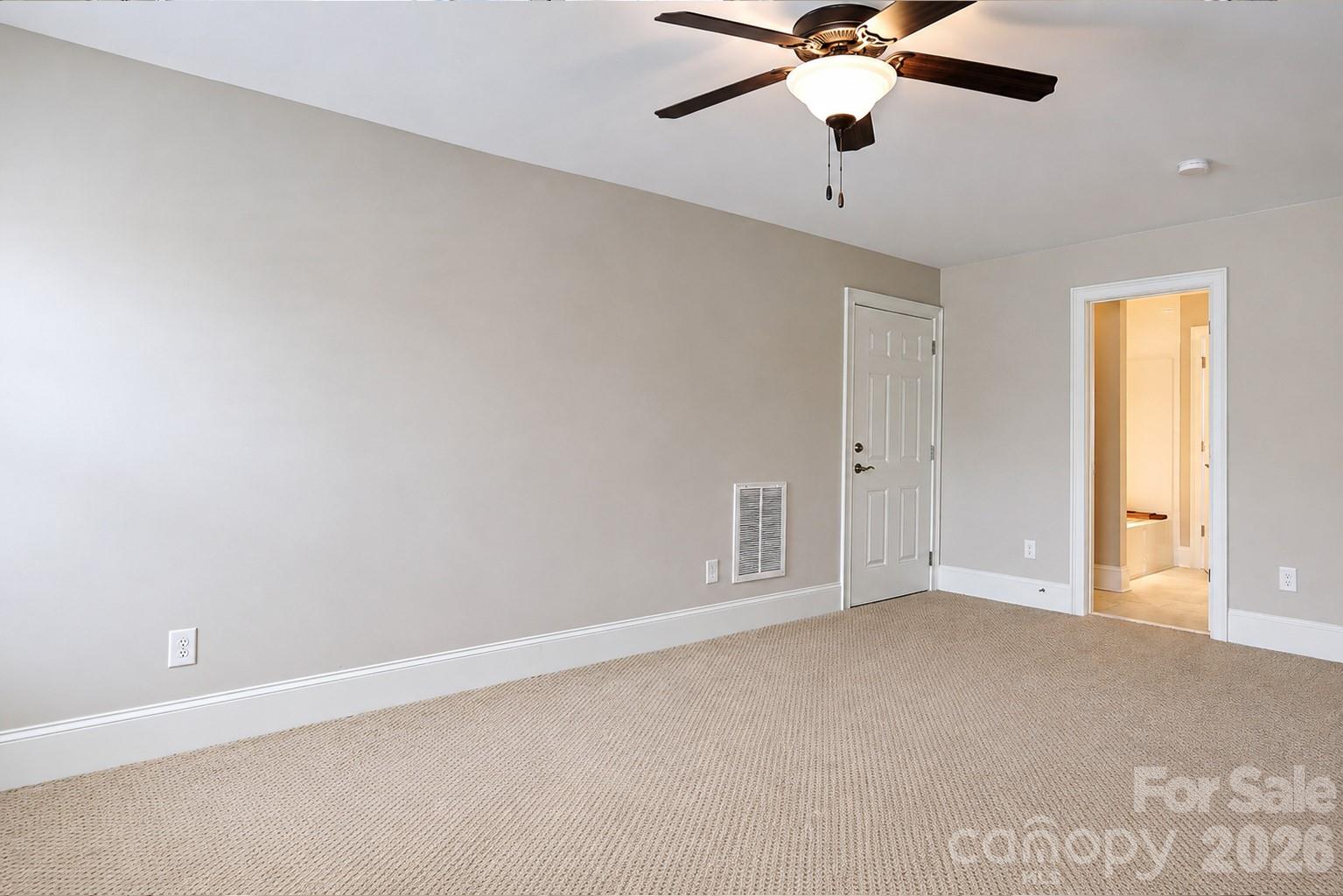 143 Inspired Way Property Photo 28