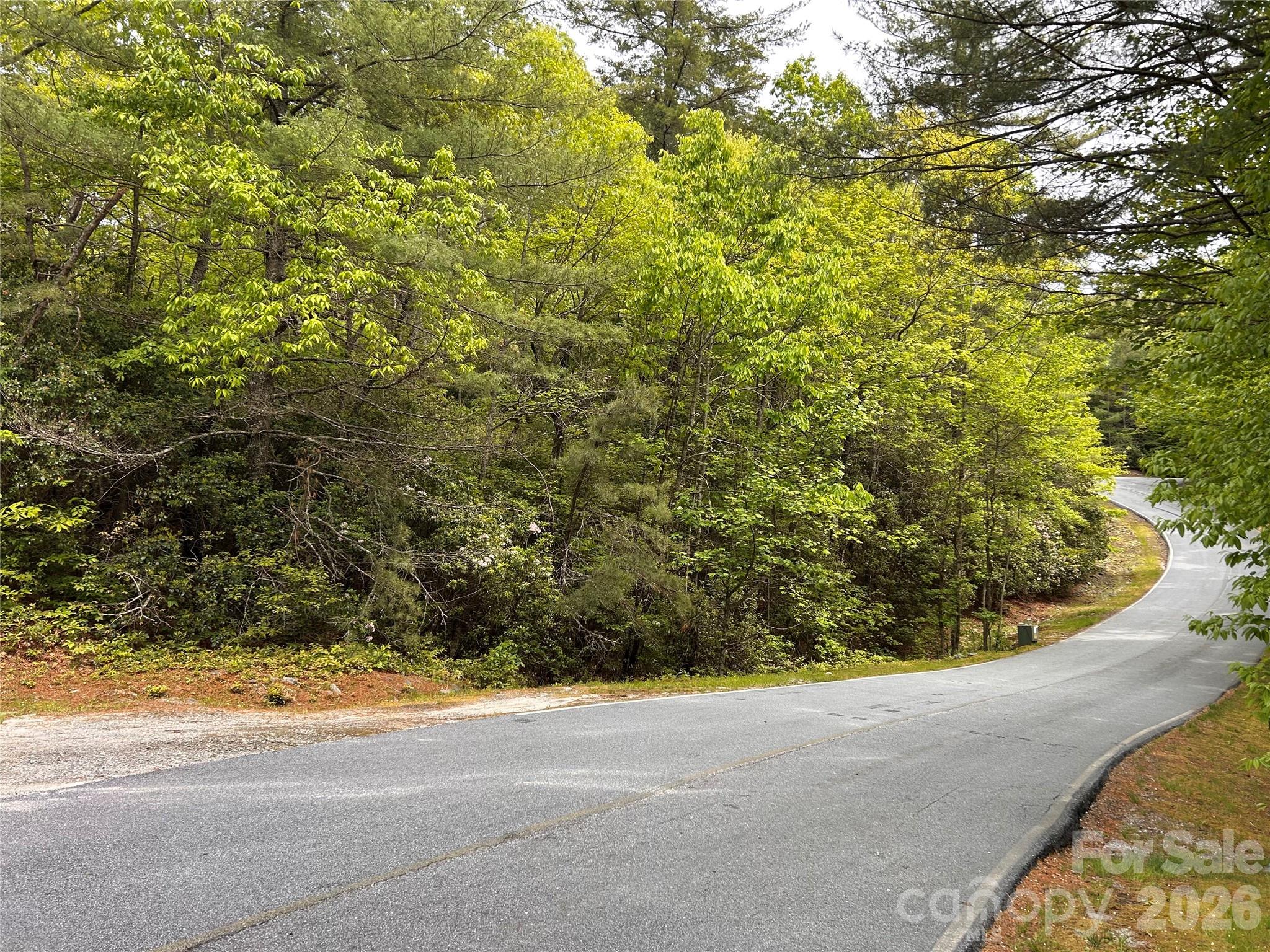 1054 Hawk Mountain Road Property Photo 1
