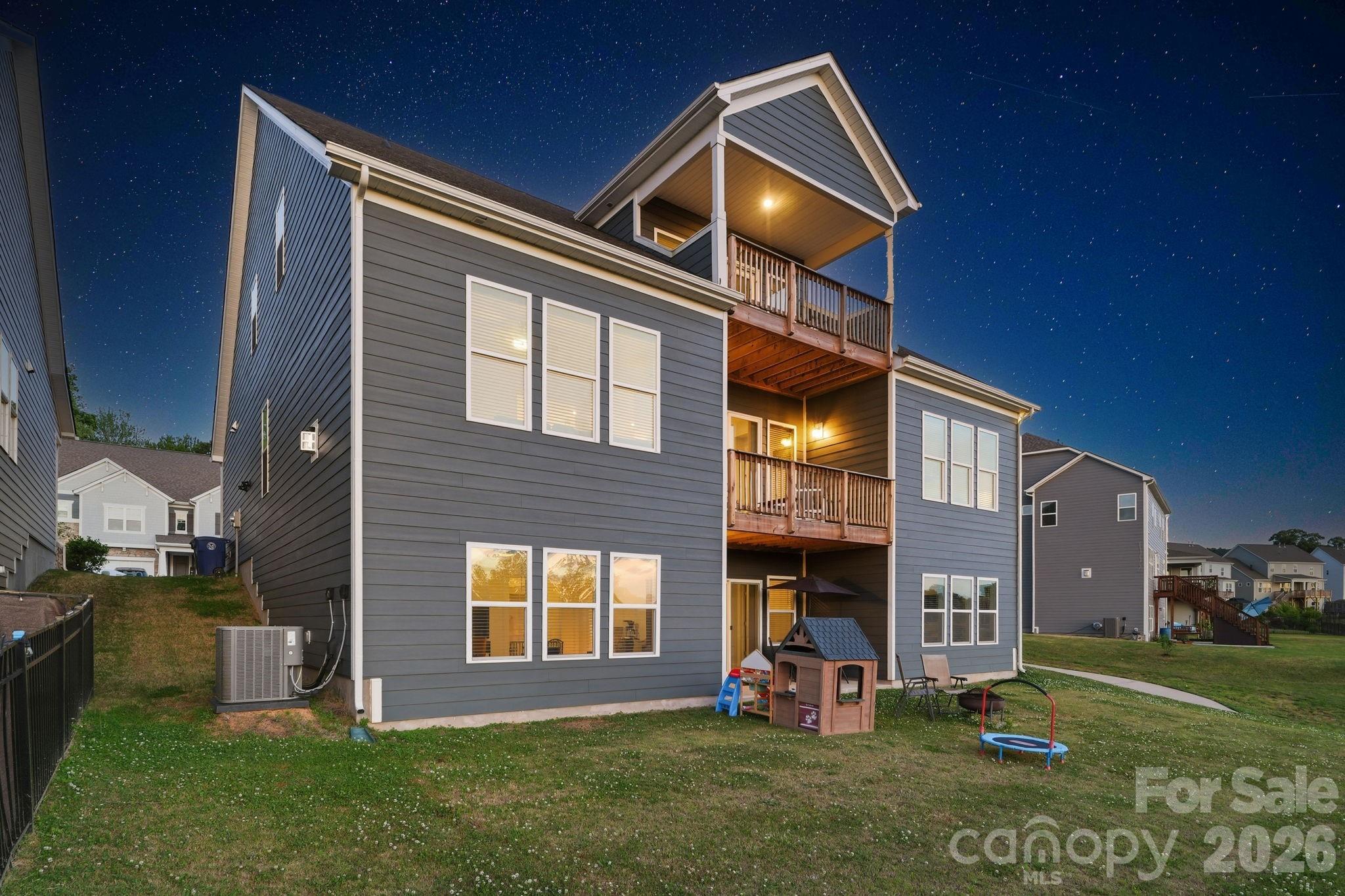 134 Winterberry Street Property Photo 2