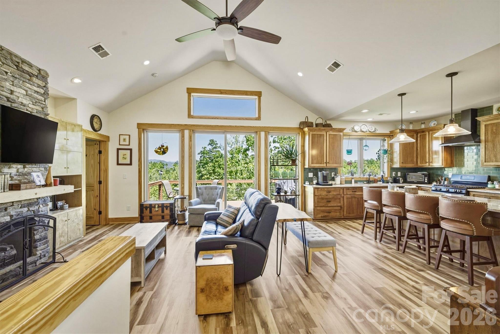 5564 Table View Lane Property Photo 9
